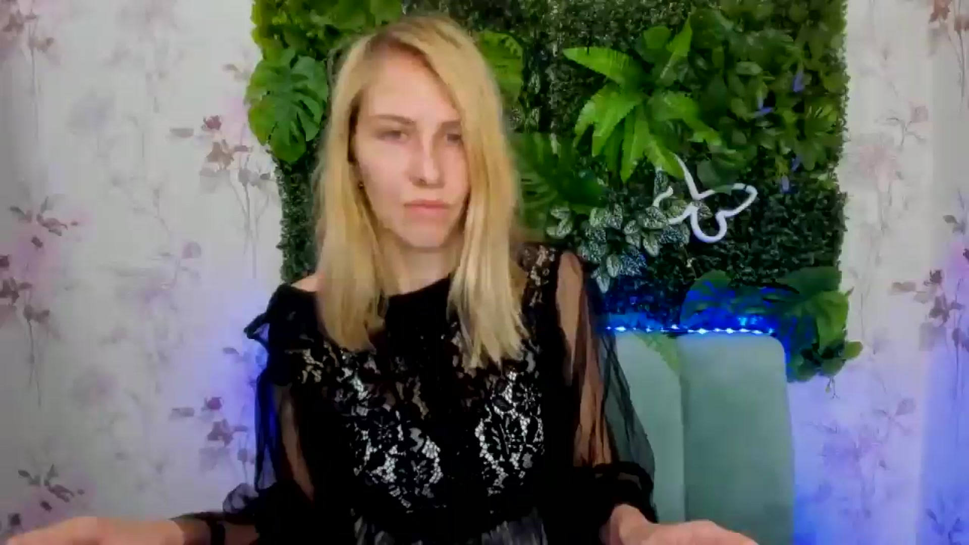 Gallery image thumbnail from EmmaKriss's myfreecams stream on, 12/22/2024, 12:09 image 15 of 20