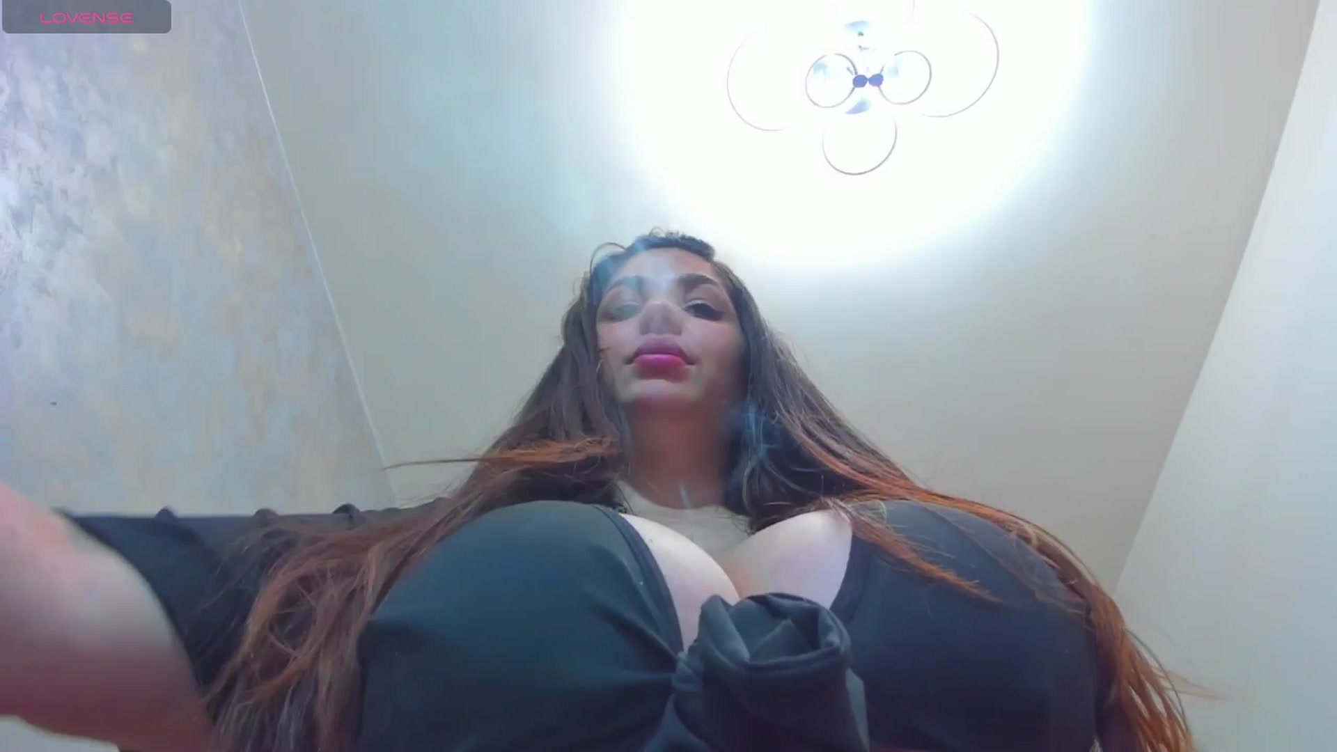 Gallery image thumbnail from EmmaMm's myfreecams stream on, 12/22/2025, 14:26 image 11 of 20