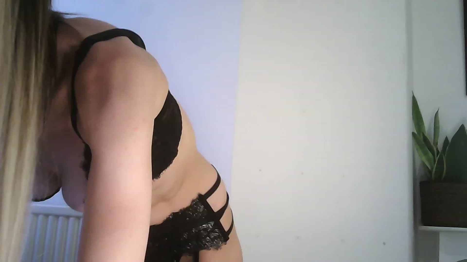 Gallery image thumbnail from EmmaParker's myfreecams stream on, 06/10/2023, 14:28 image 20 of 20