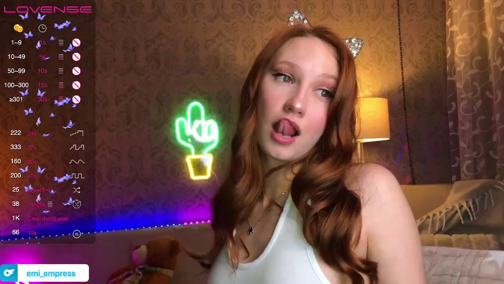Gallery image thumbnail from EmmaRedFox's myfreecams stream on, 02/06/2023, 22:11 image 6 of 20