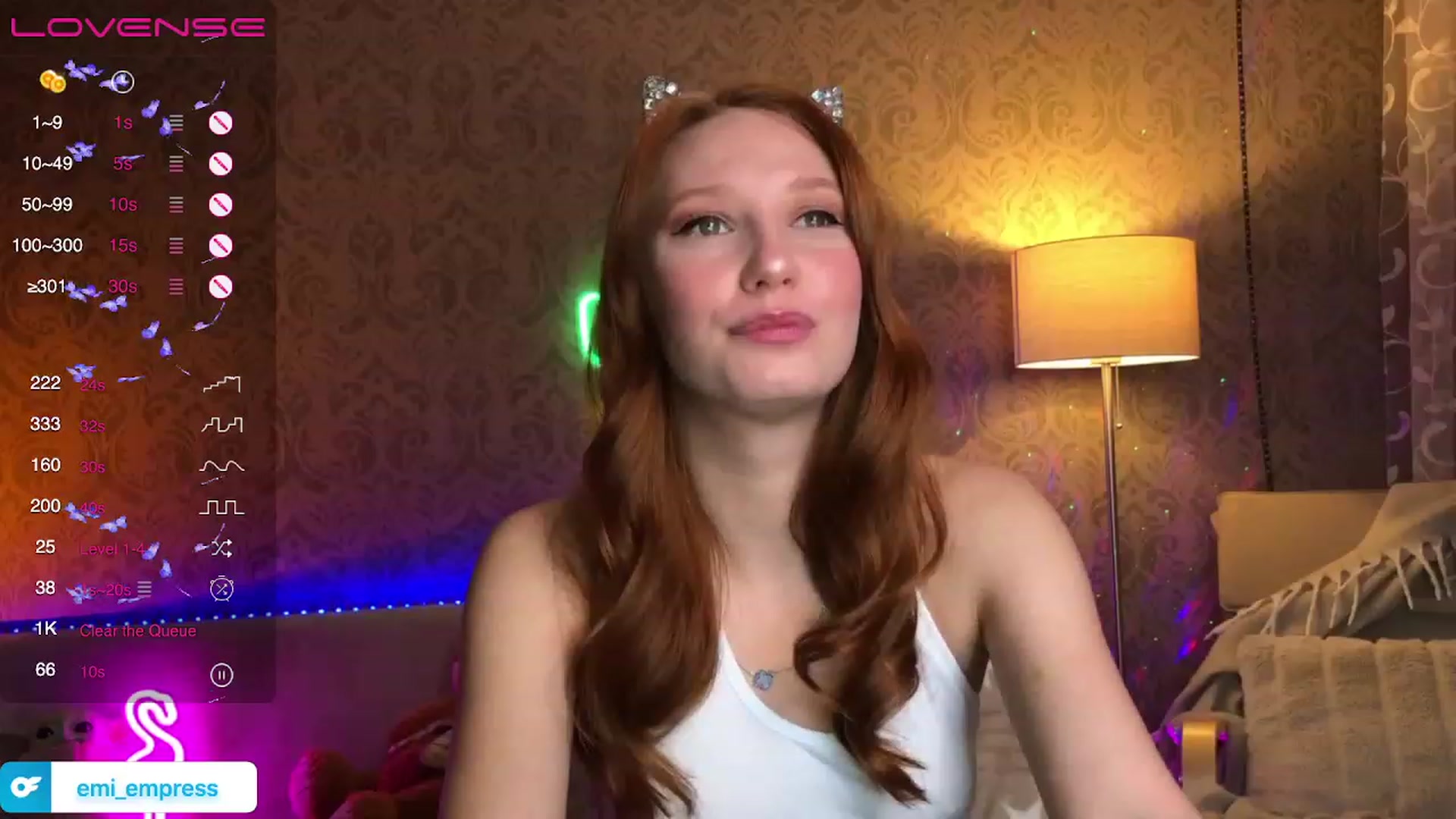 Gallery image thumbnail from EmmaRedFox's myfreecams stream on, 02/06/2023, 22:11 image 1 of 20