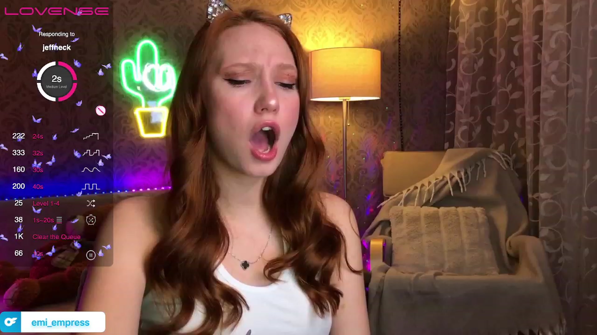 Gallery image thumbnail from EmmaRedFox's myfreecams stream on, 02/06/2023, 22:11 image 4 of 20