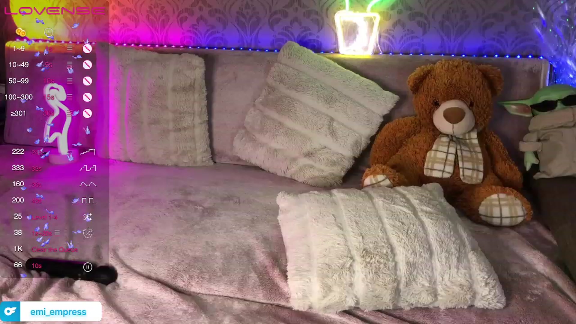 Gallery image thumbnail from EmmaRedFox's myfreecams stream on, 02/12/2023, 20:59 image 8 of 20