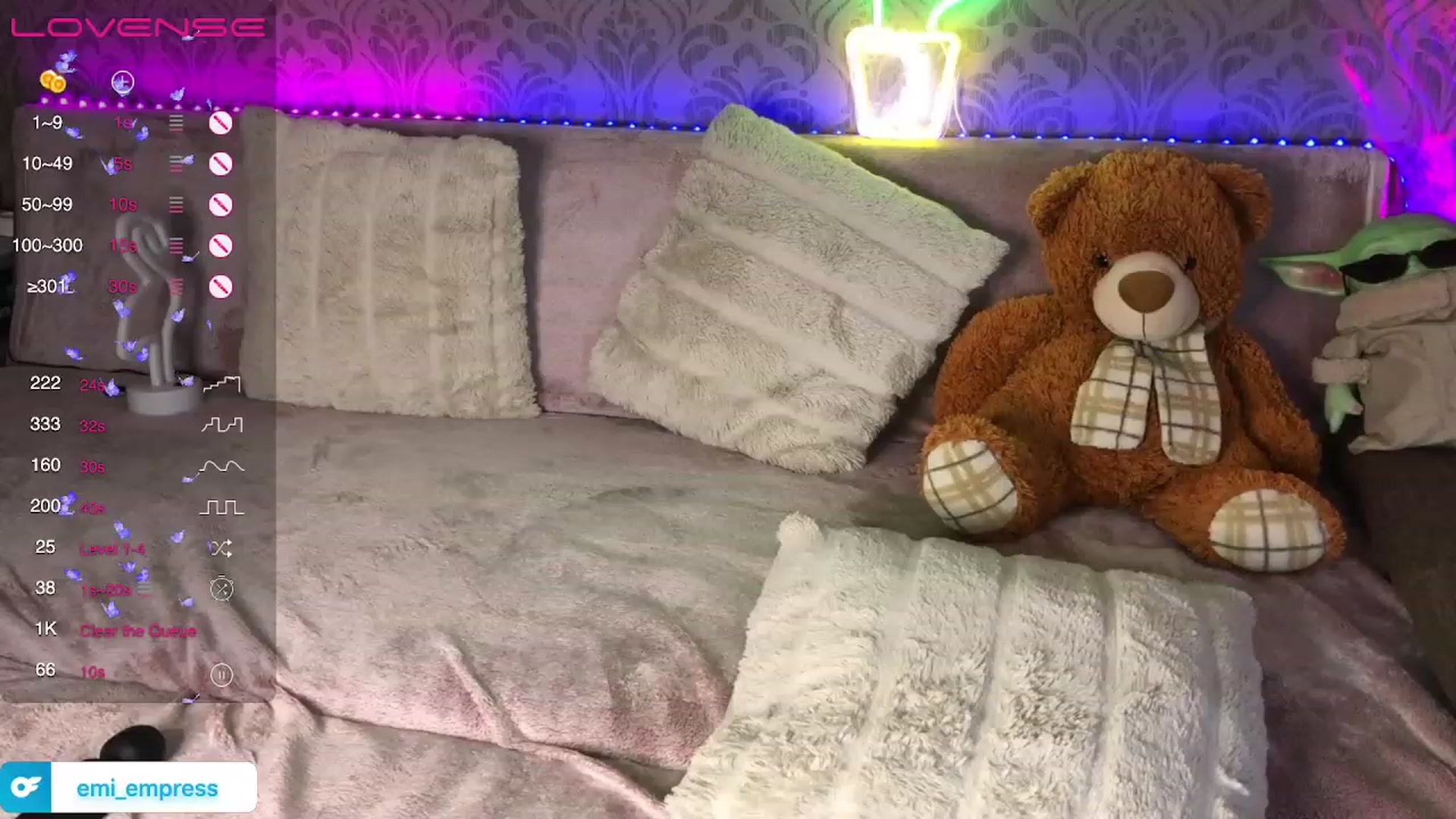 Gallery image thumbnail from EmmaRedFox's myfreecams stream on, 02/12/2023, 20:59 image 11 of 20