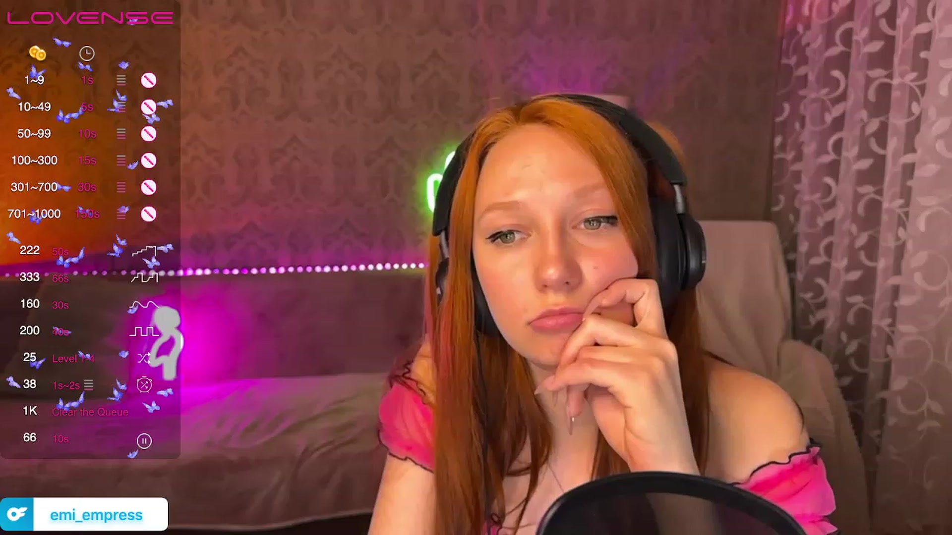 Gallery image thumbnail from EmmaRedFox's myfreecams stream on, 04/06/2023, 19:40 image 14 of 20