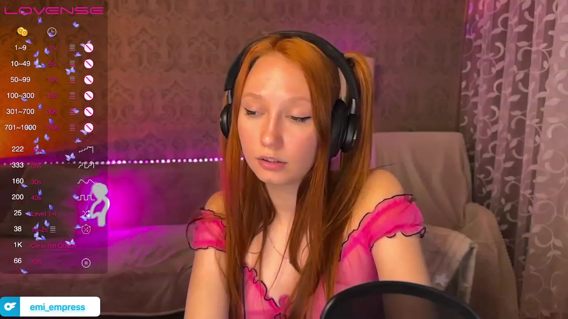 Gallery image thumbnail from EmmaRedFox's myfreecams stream on, 04/06/2023, 19:40 image 16 of 20