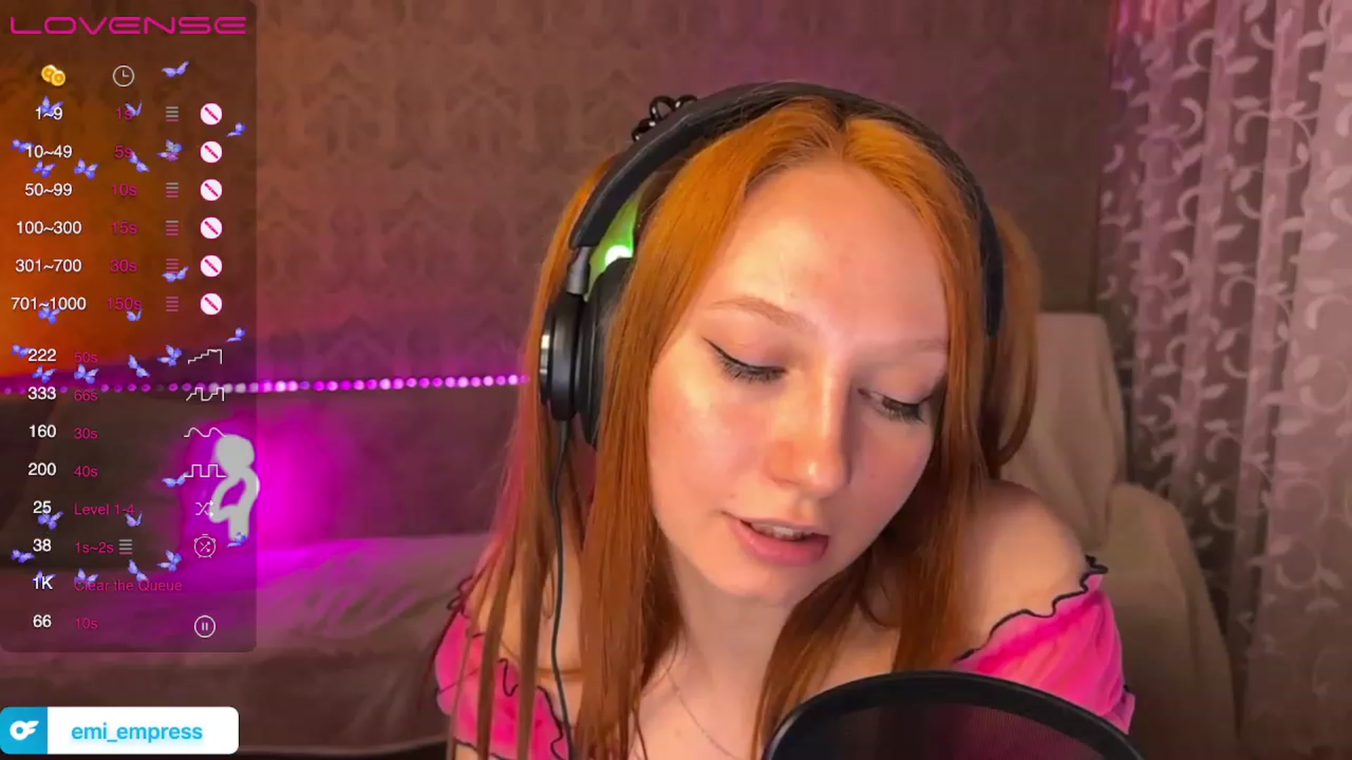 Gallery image thumbnail from EmmaRedFox's myfreecams stream on, 04/06/2023, 19:40 image 12 of 20