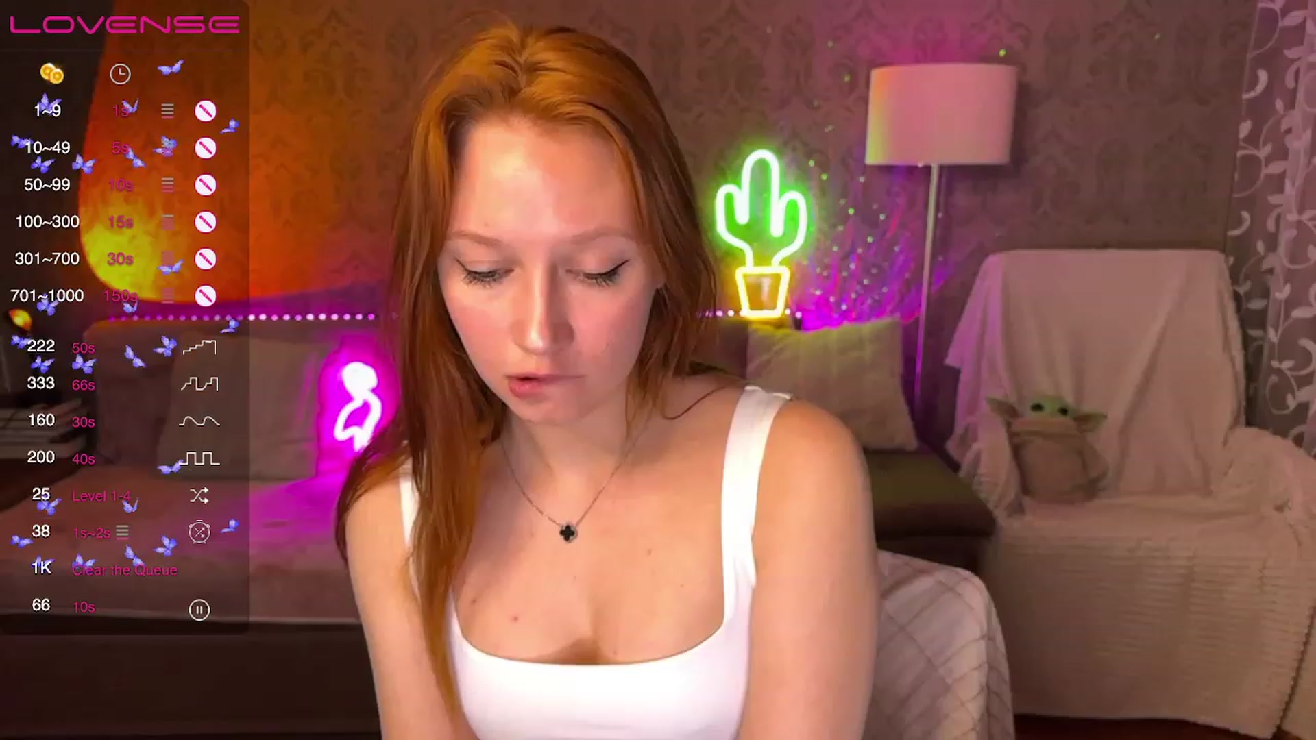 Gallery image thumbnail from EmmaRedFox's myfreecams stream on, 04/09/2023, 19:20 image 12 of 20