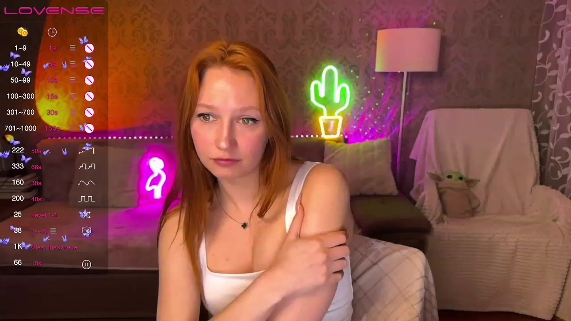 Gallery image thumbnail from EmmaRedFox's myfreecams stream on, 04/09/2023, 19:20 image 13 of 20