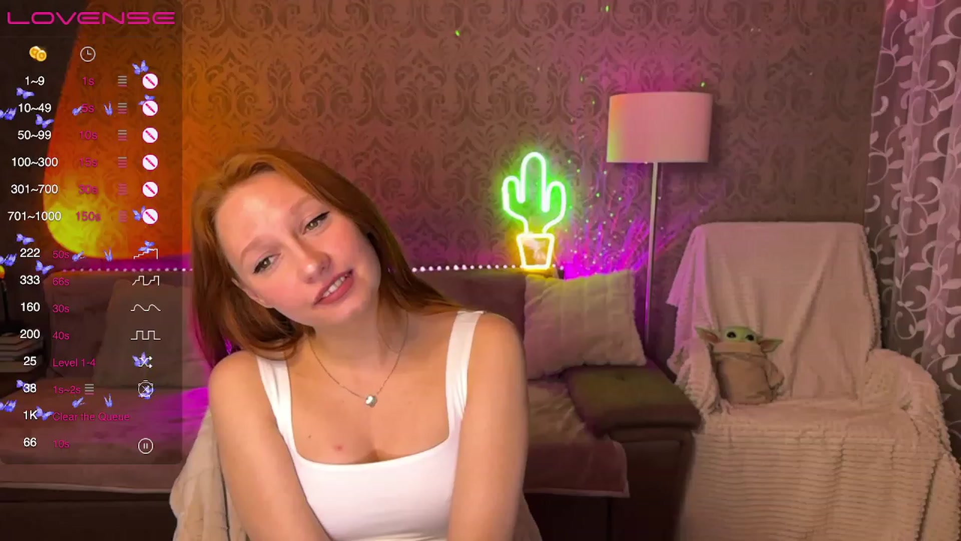 Gallery image thumbnail from EmmaRedFox's myfreecams stream on, 04/09/2023, 19:20 image 1 of 20