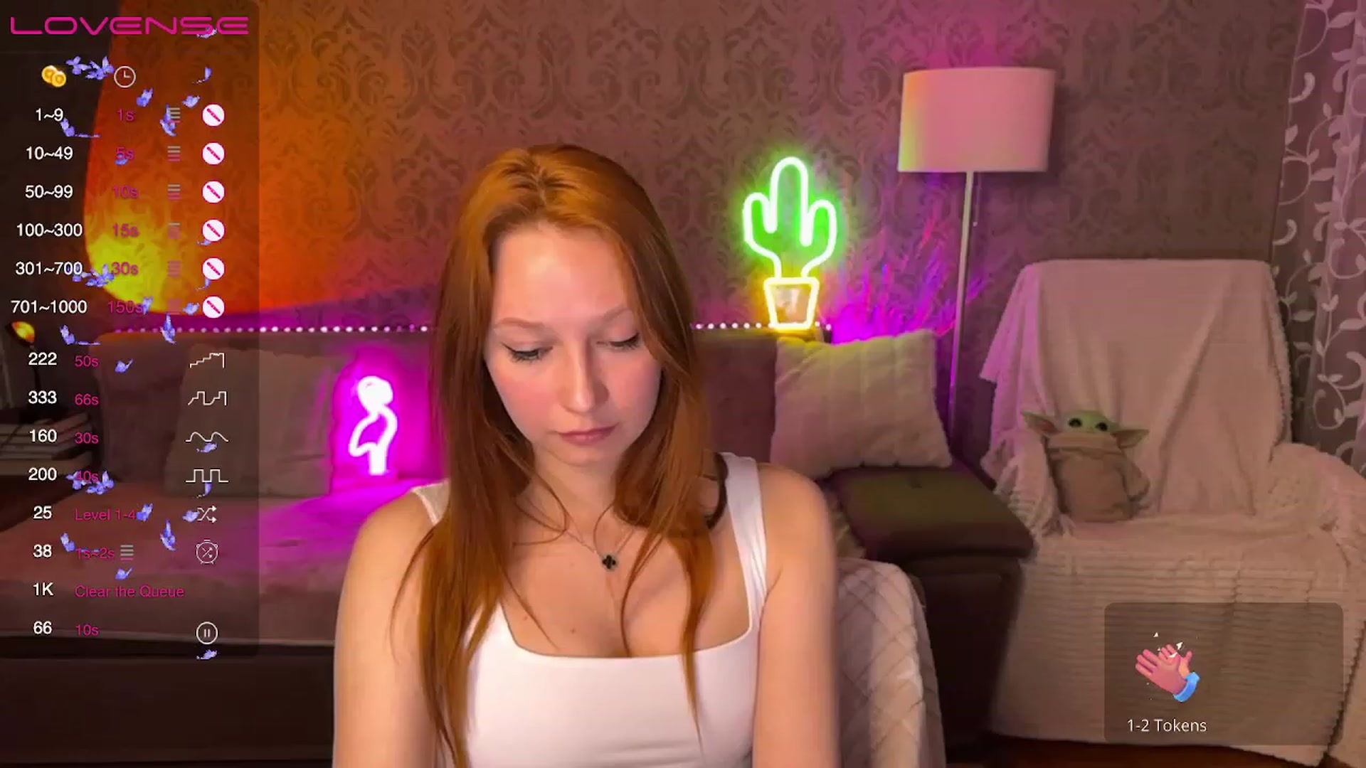 Gallery image thumbnail from EmmaRedFox's myfreecams stream on, 04/09/2023, 19:20 image 16 of 20
