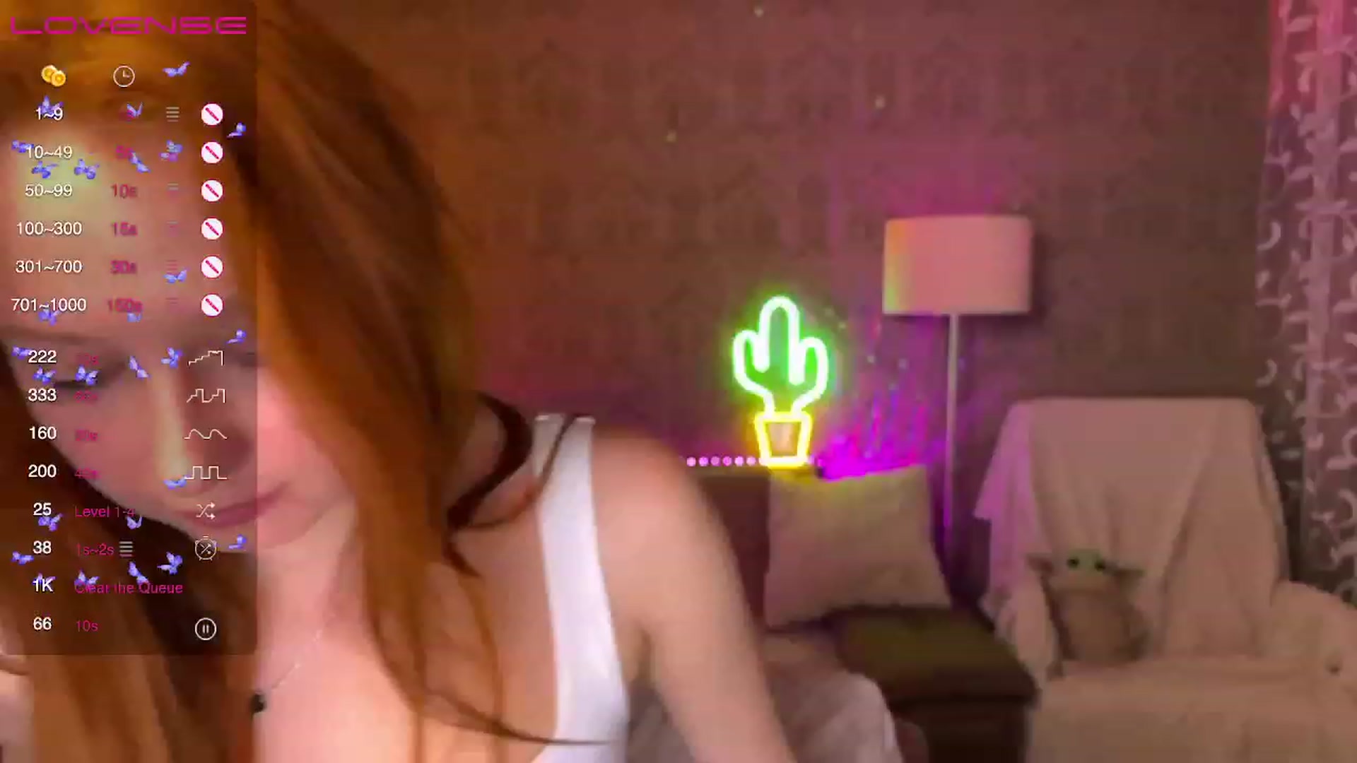 Gallery image thumbnail from EmmaRedFox's myfreecams stream on, 04/09/2023, 19:31 image 4 of 20