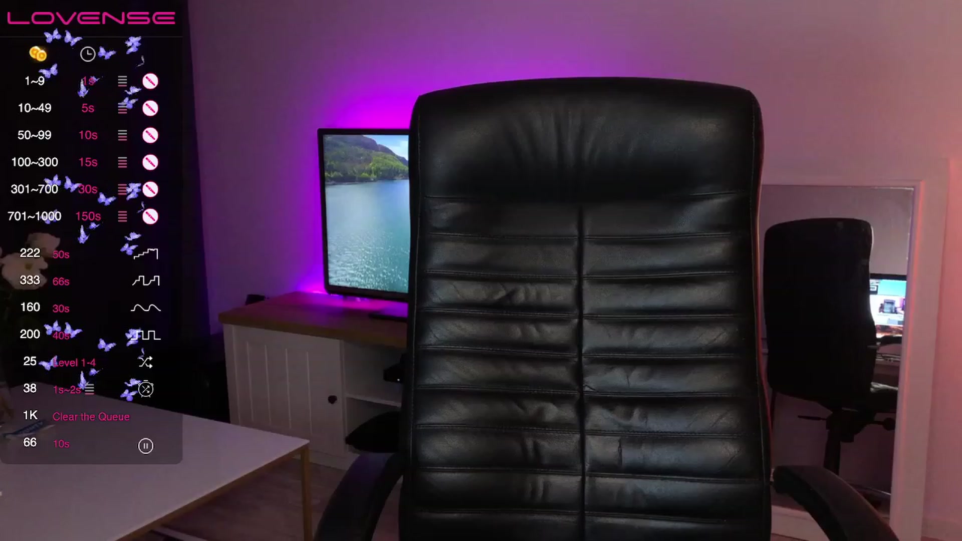 Gallery image thumbnail from EmmaRedFox's myfreecams stream on, 05/24/2023, 19:36 image 16 of 20