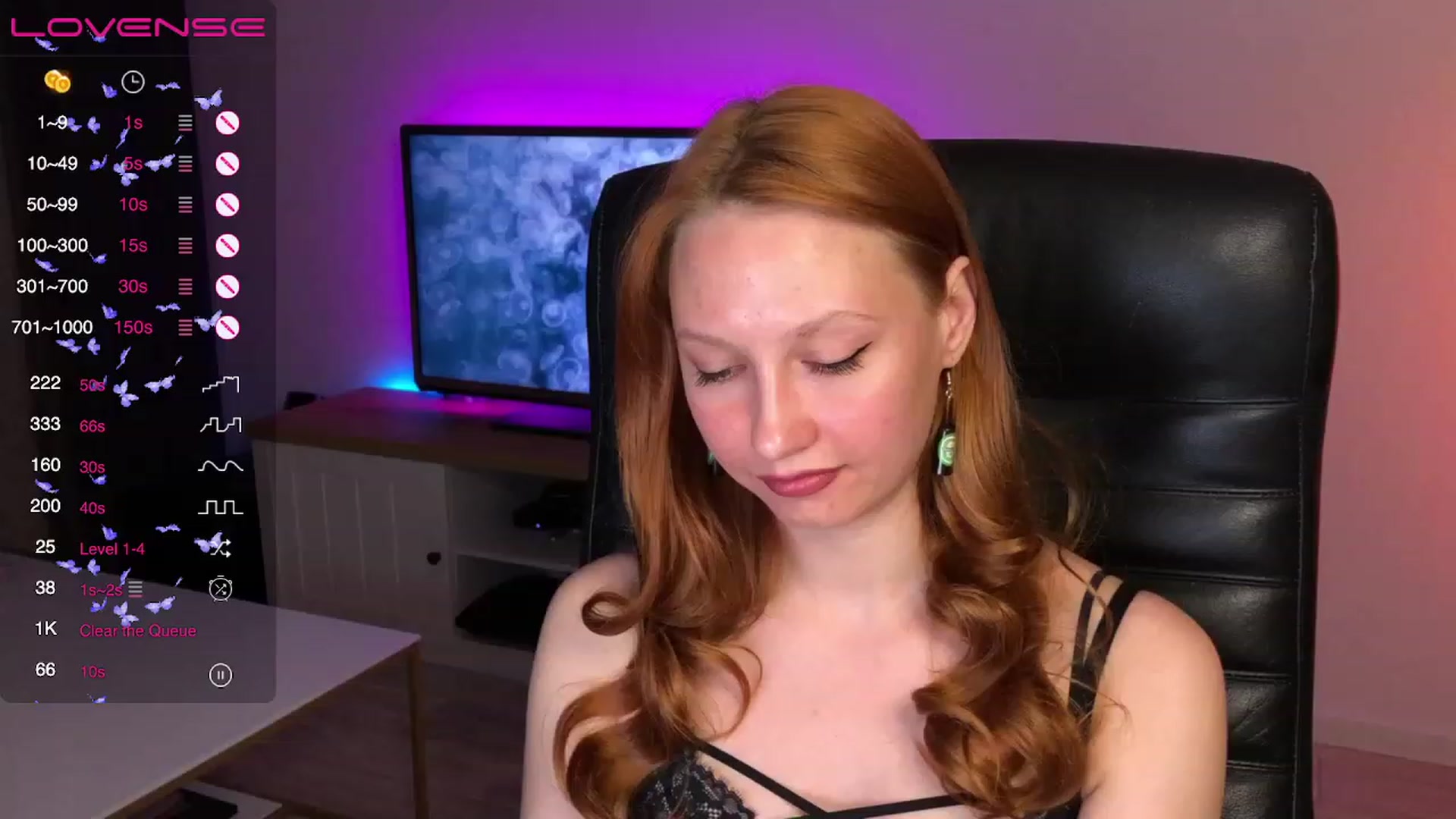 Gallery image thumbnail from EmmaRedFox's myfreecams stream on, 05/25/2023, 20:16 image 14 of 20