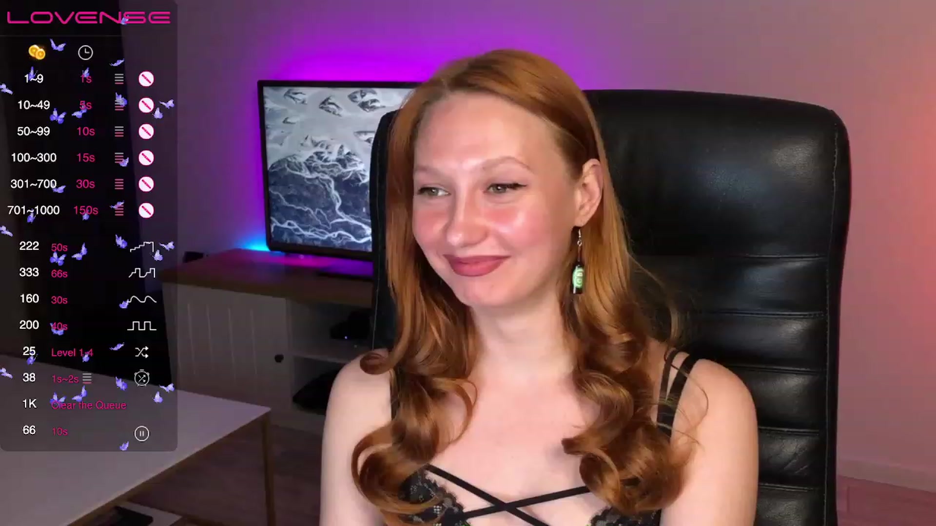 Gallery image thumbnail from EmmaRedFox's myfreecams stream on, 05/25/2023, 20:16 image 13 of 20