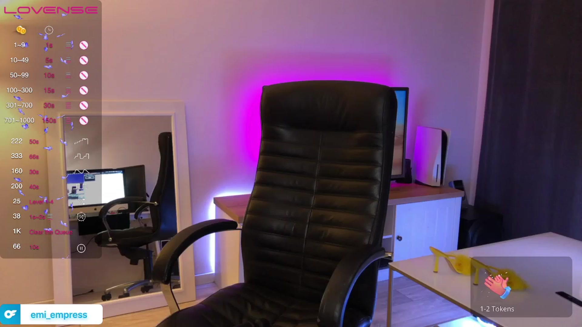 Gallery image thumbnail from EmmaRedFox's myfreecams stream on, 06/06/2023, 19:32 image 8 of 20