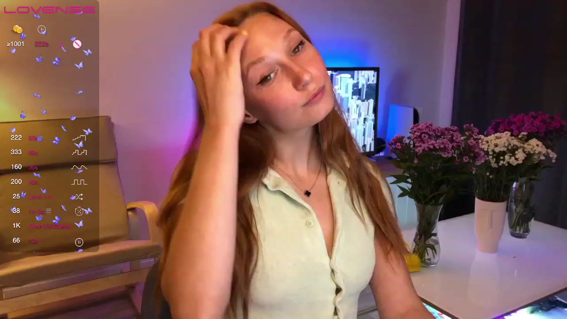 Gallery image thumbnail from EmmaRedFox's myfreecams stream on, 07/01/2023, 20:32 image 1 of 20