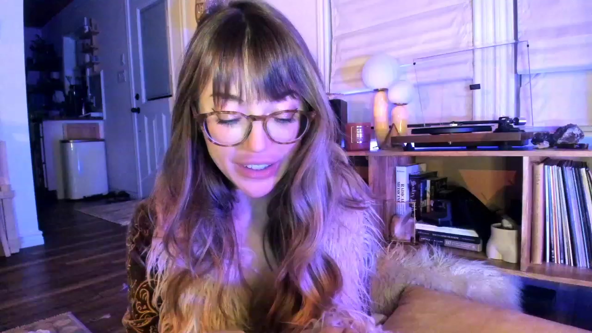 Gallery image thumbnail from EmmaStarseed's myfreecams stream on, 11/18/2022, 07:45 image 19 of 20