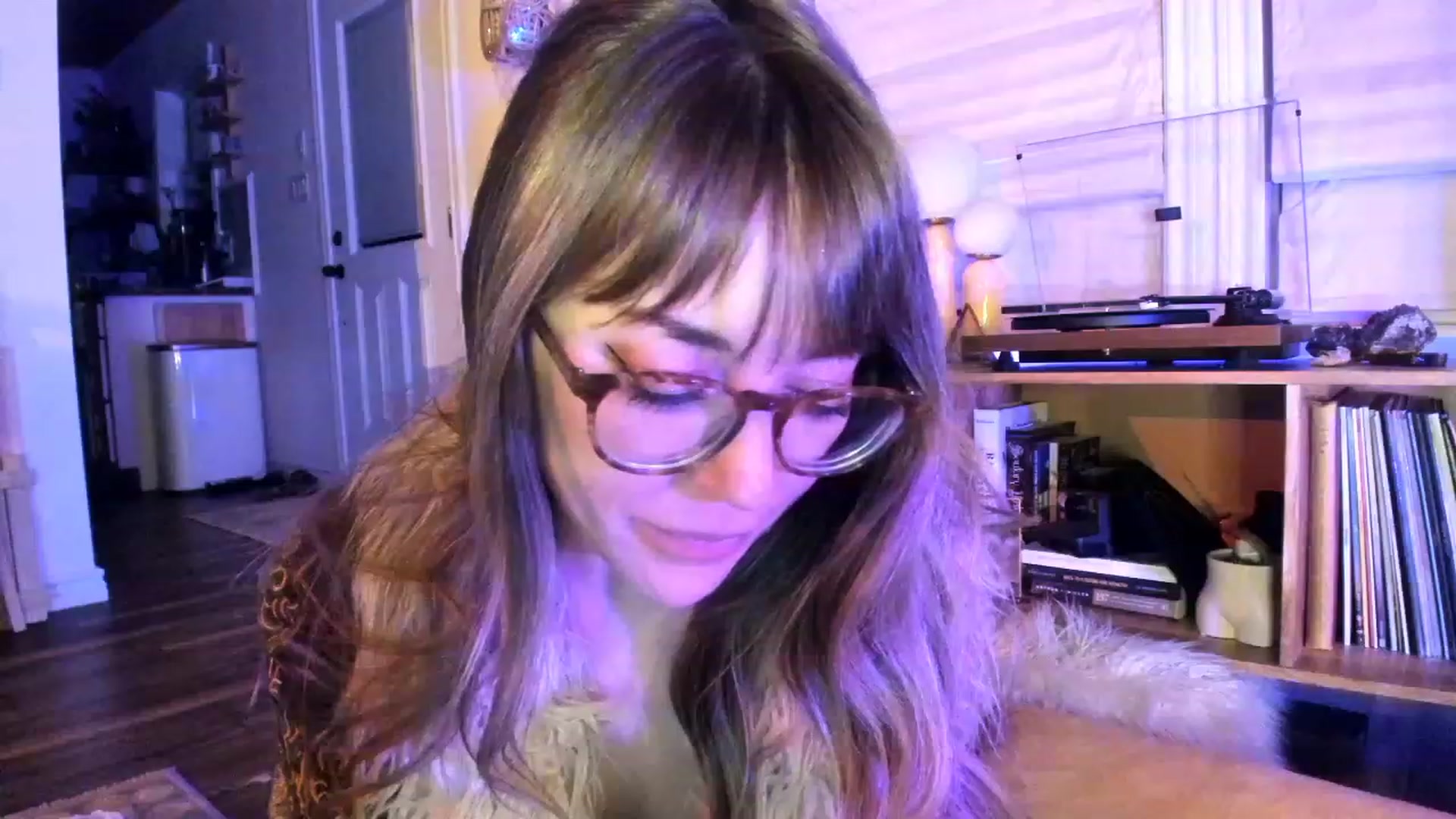 Gallery image thumbnail from EmmaStarseed's myfreecams stream on, 11/18/2022, 07:45 image 16 of 20