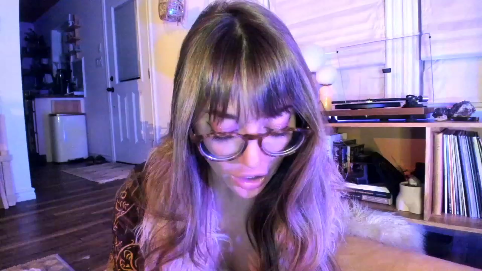 Gallery image thumbnail from EmmaStarseed's myfreecams stream on, 11/18/2022, 07:45 image 18 of 20