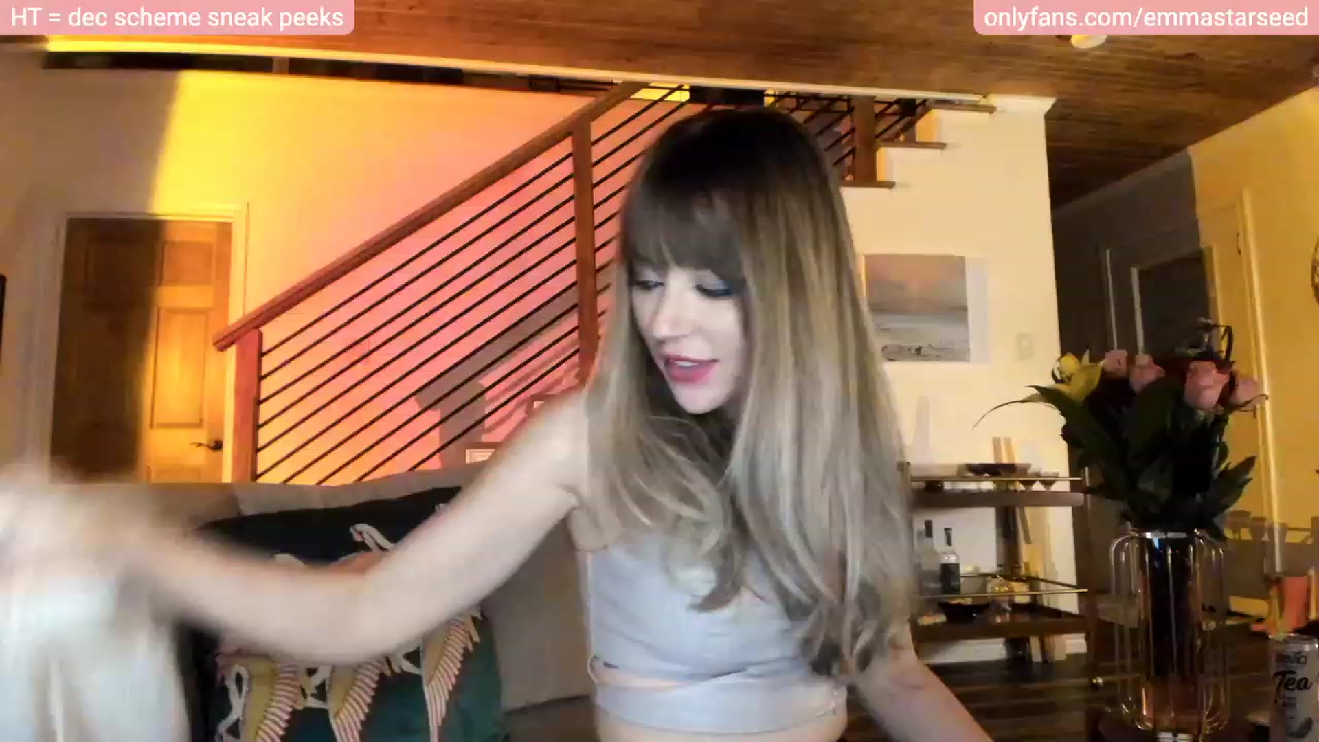Gallery image thumbnail from EmmaStarseed's myfreecams stream on, 11/29/2022, 05:32 image 7 of 20