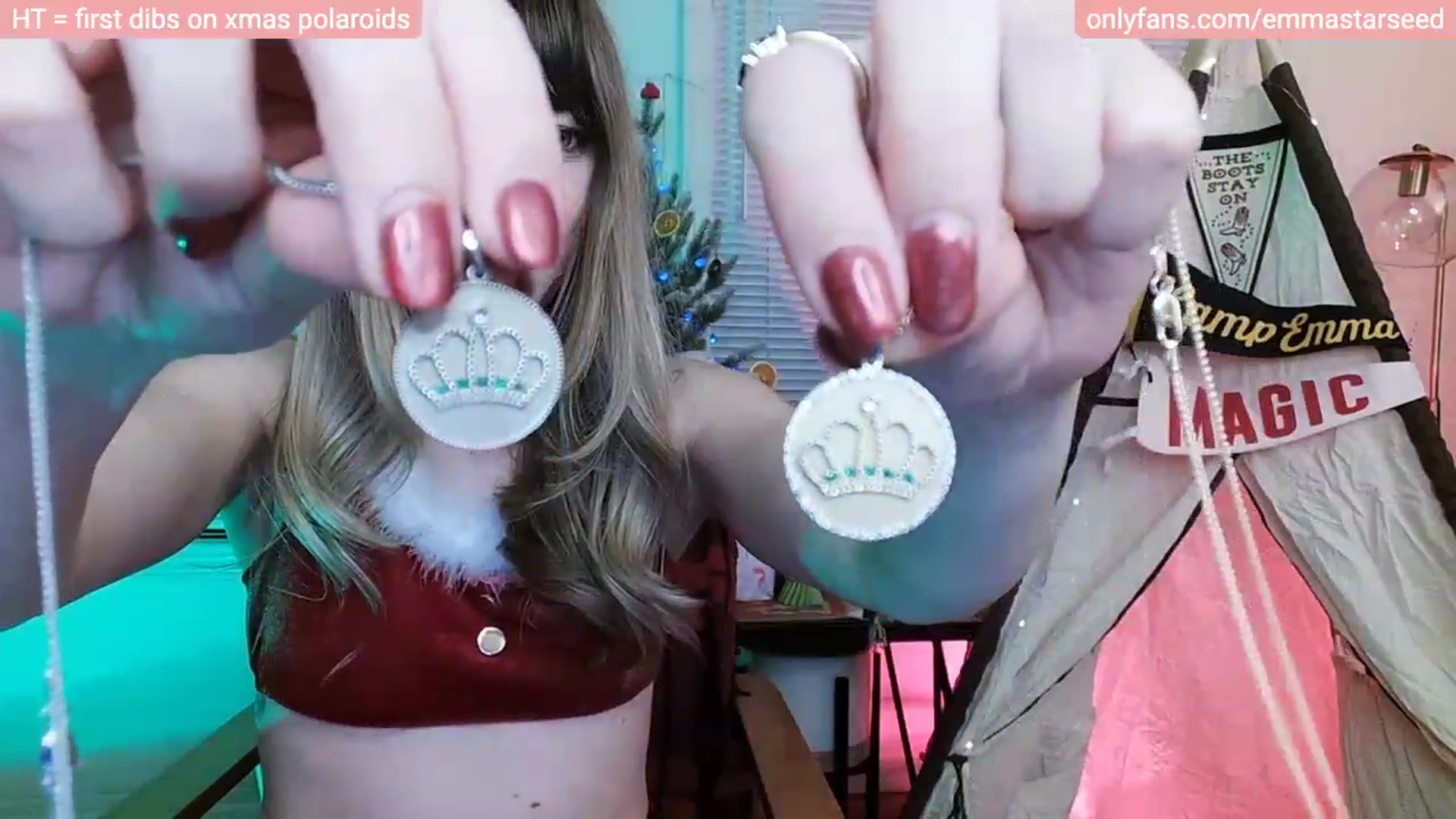 Gallery image thumbnail from EmmaStarseed's myfreecams stream on, 12/12/2022, 03:49 image 17 of 20