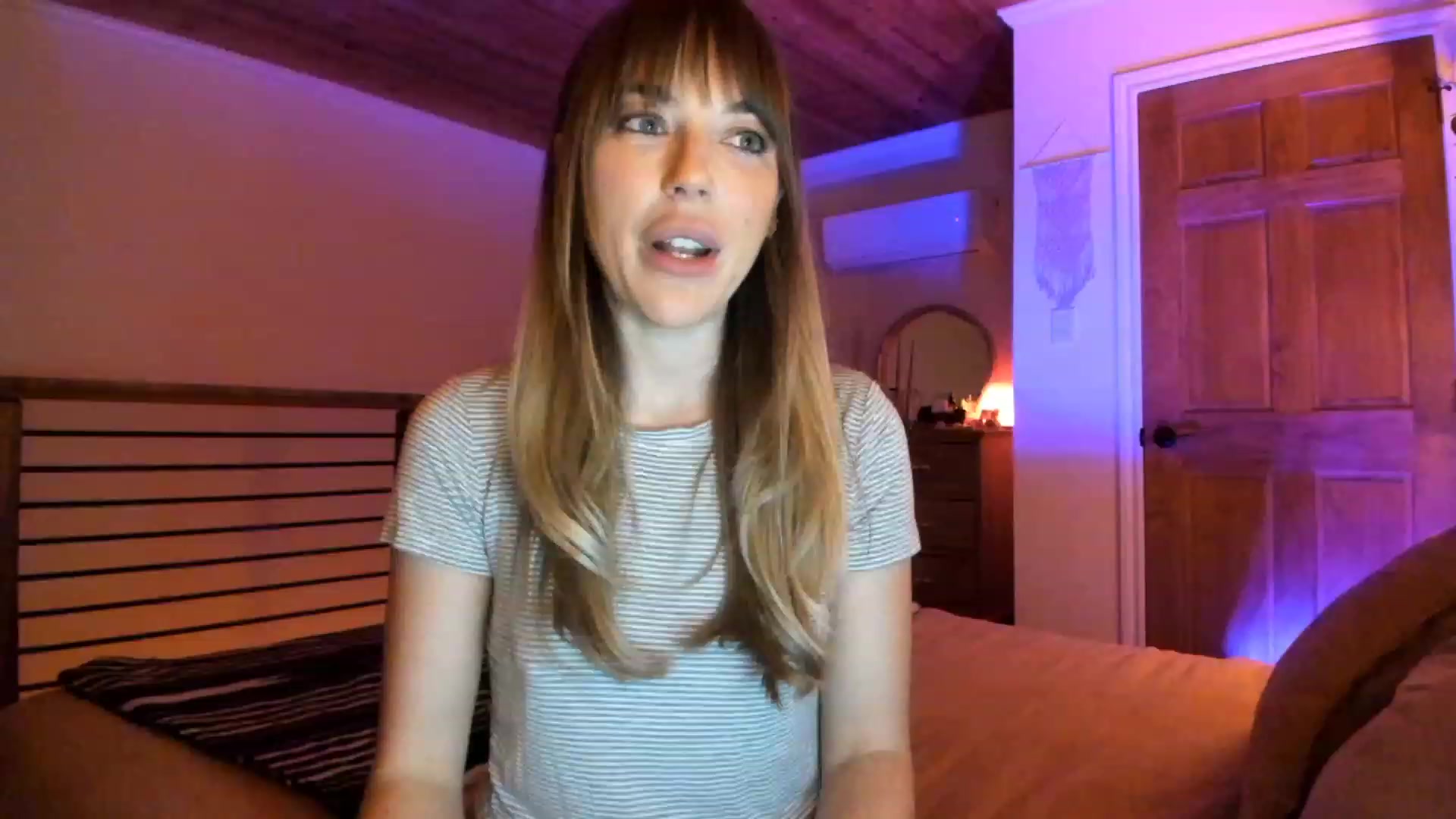 Gallery image thumbnail from EmmaStarseed's myfreecams stream on, 02/05/2023, 04:12 image 14 of 20