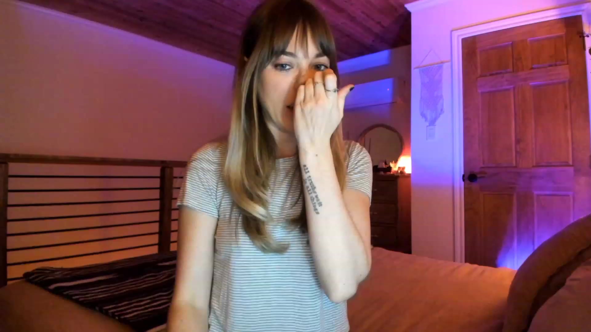 Gallery image thumbnail from EmmaStarseed's myfreecams stream on, 02/05/2023, 04:12 image 12 of 20