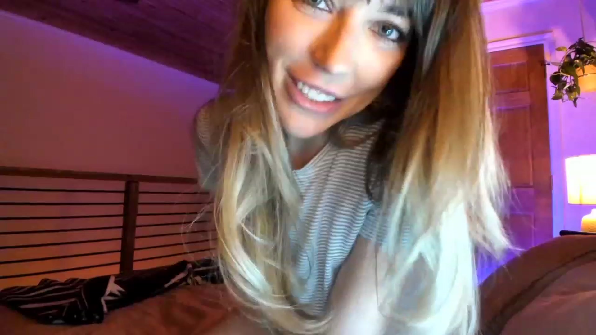 Gallery image thumbnail from EmmaStarseed's myfreecams stream on, 02/05/2023, 05:31 image 4 of 20