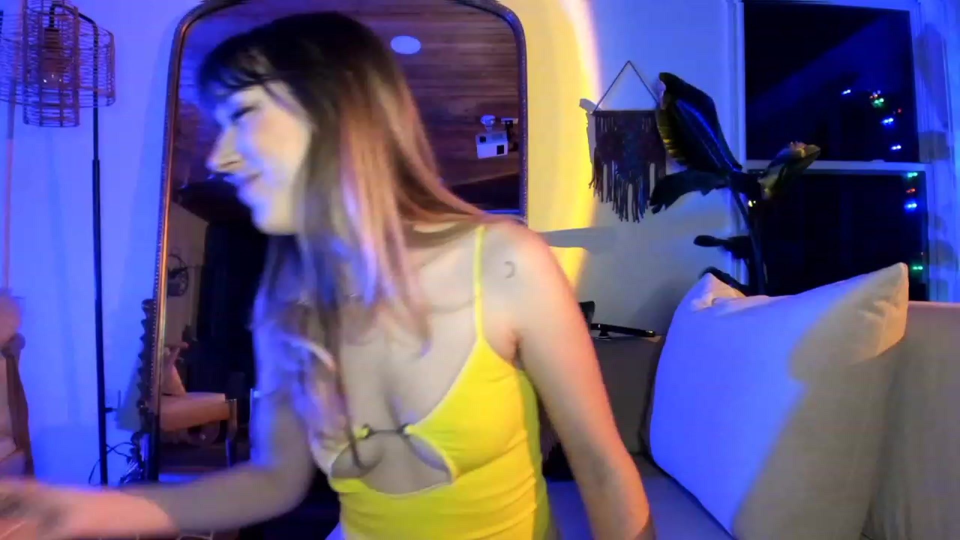 Gallery image thumbnail from EmmaStarseed's myfreecams stream on, 02/12/2023, 05:21 image 12 of 20