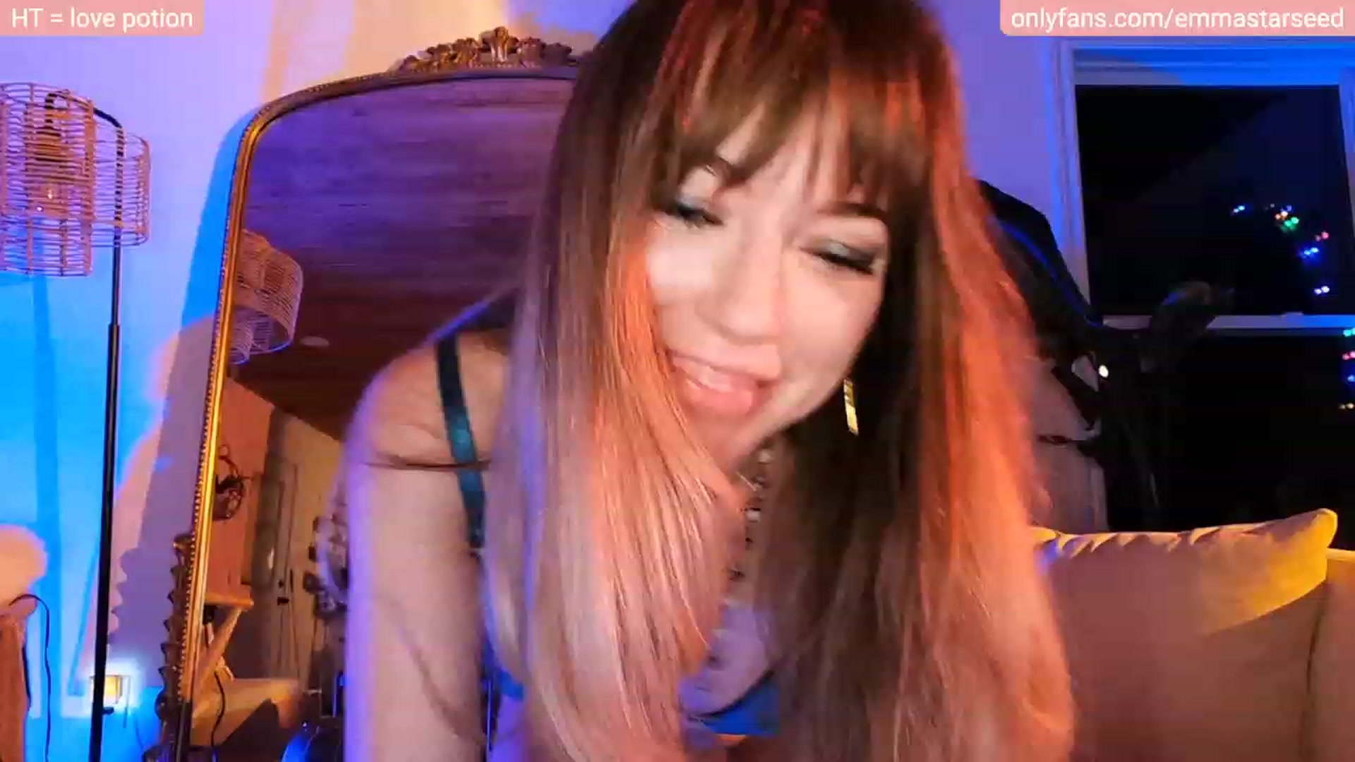 Gallery image thumbnail from EmmaStarseed's myfreecams stream on, 02/16/2023, 05:40 image 3 of 20