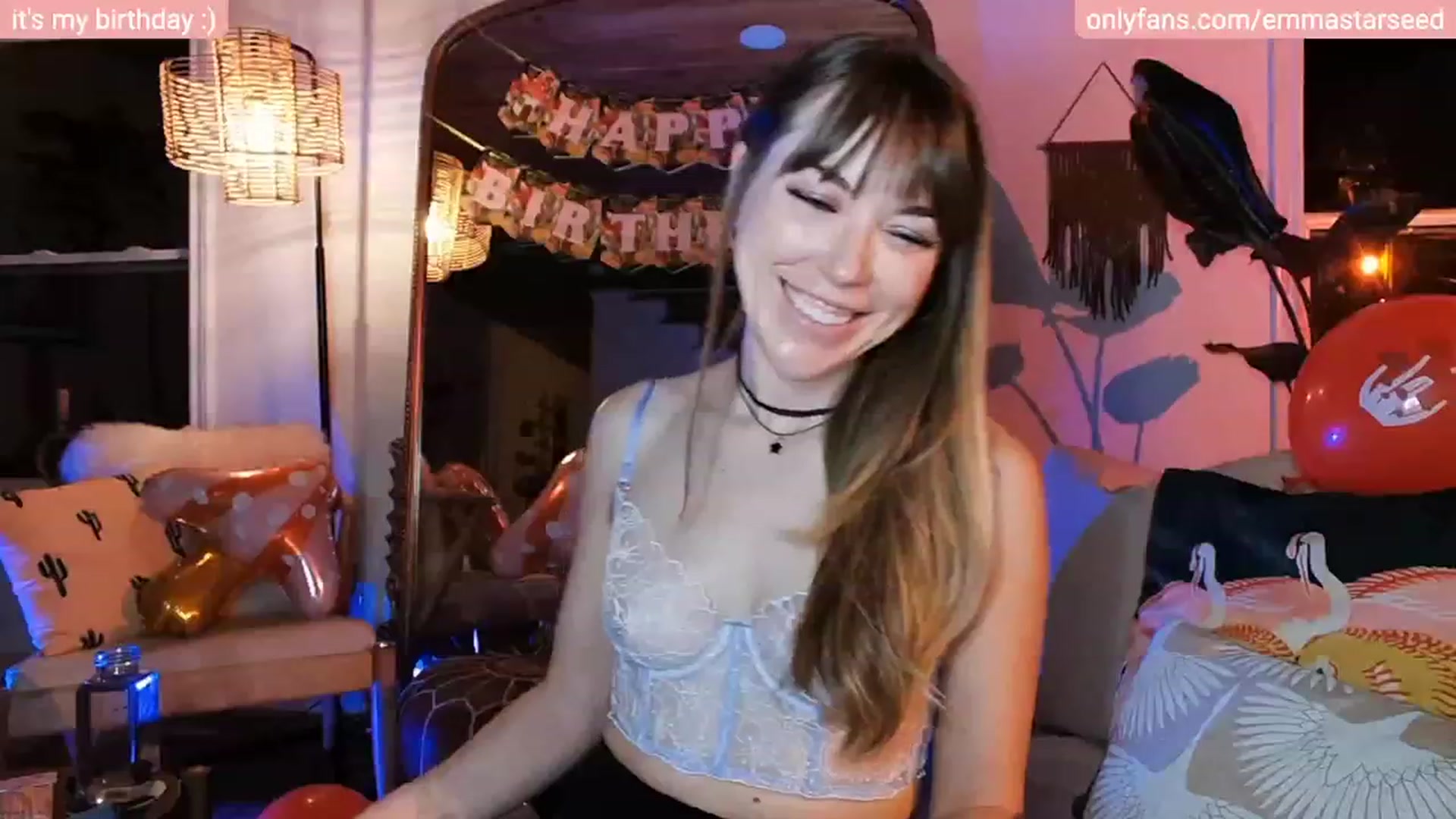 Gallery image thumbnail from EmmaStarseed's myfreecams stream on, 02/23/2023, 05:28 image 3 of 20