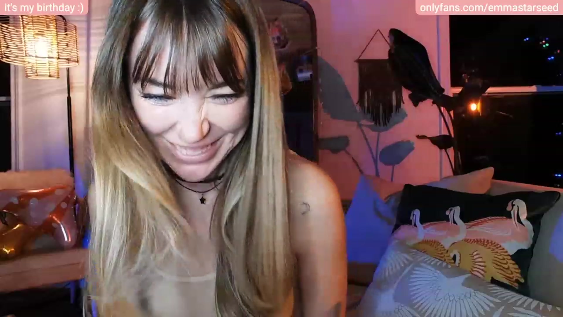 Gallery image thumbnail from EmmaStarseed's myfreecams stream on, 02/23/2023, 05:28 image 18 of 20
