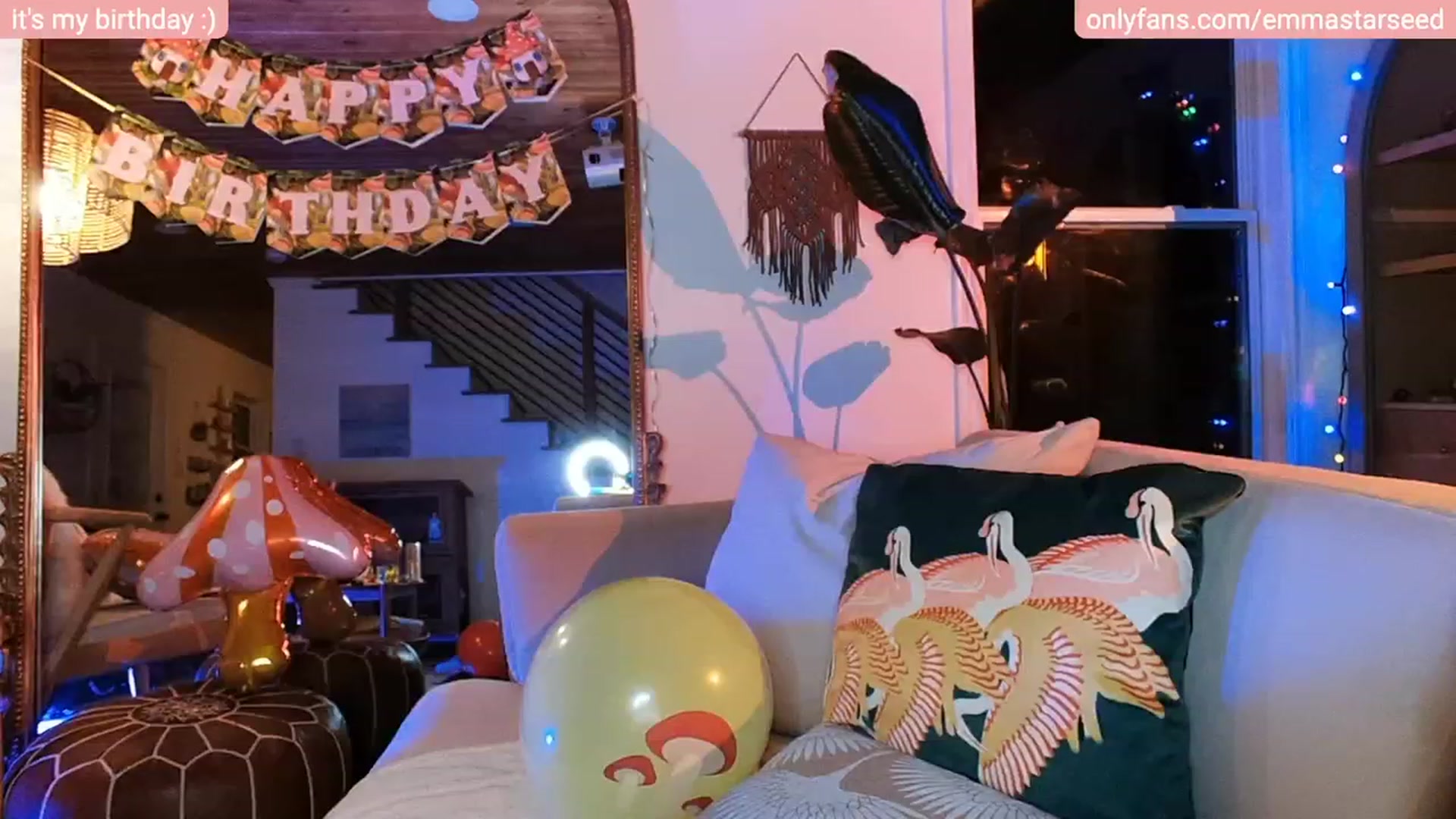 Gallery image thumbnail from EmmaStarseed's myfreecams stream on, 02/23/2023, 06:29 image 19 of 20