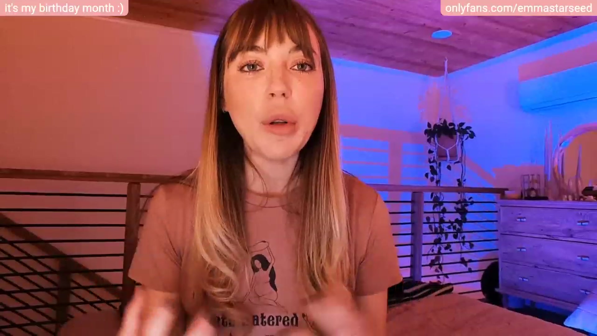 Gallery image thumbnail from EmmaStarseed's myfreecams stream on, 02/28/2023, 05:45 image 4 of 20