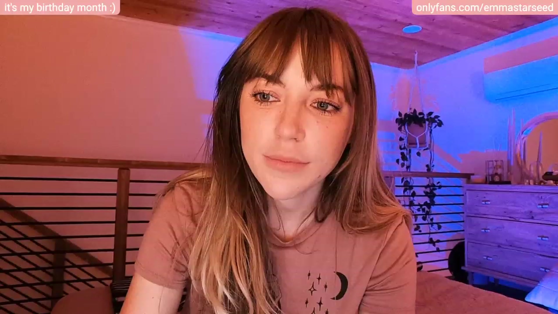 Gallery image thumbnail from EmmaStarseed's myfreecams stream on, 02/28/2023, 05:45 image 6 of 20