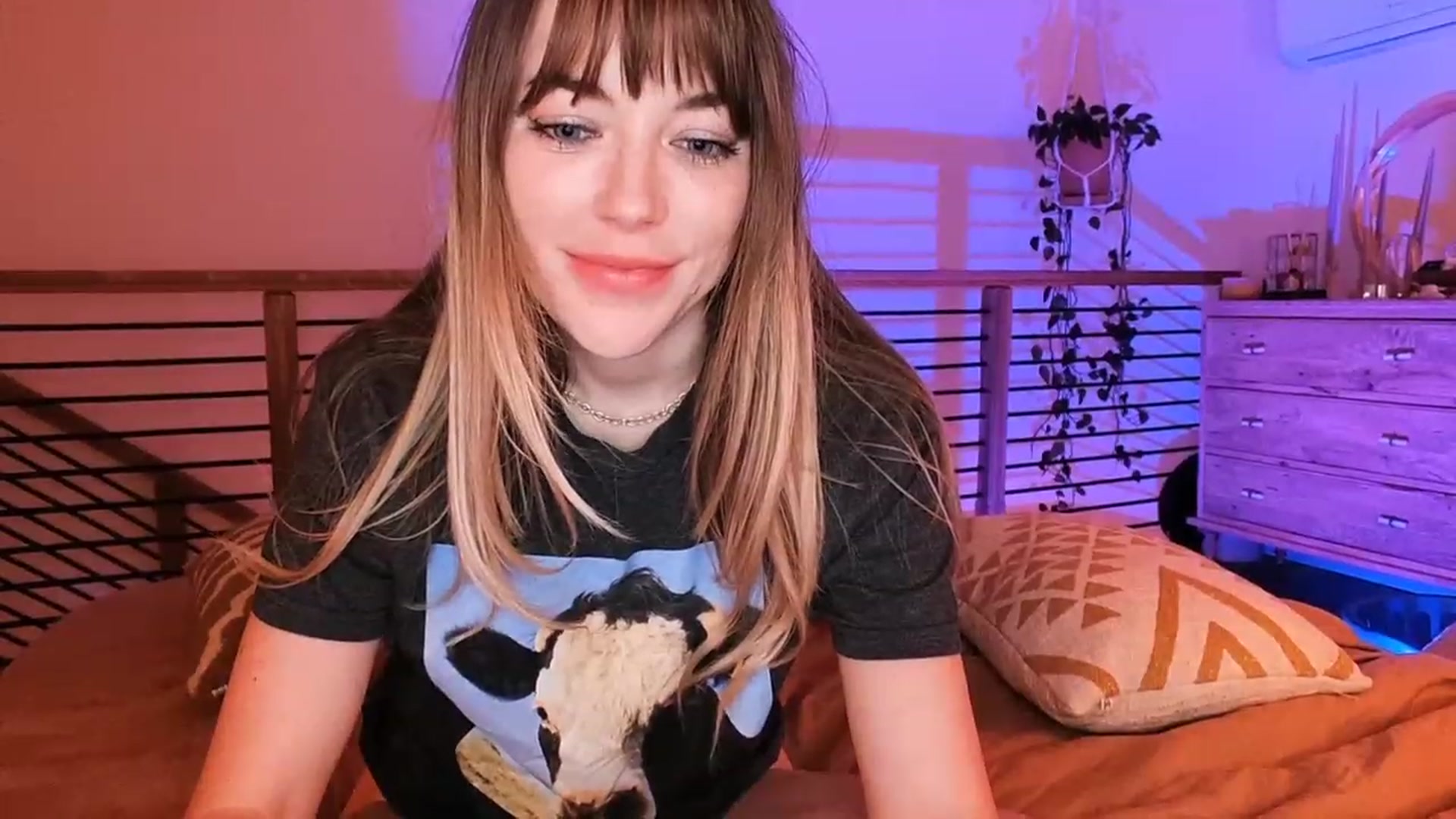 Gallery image thumbnail from EmmaStarseed's myfreecams stream on, 03/01/2023, 08:03 image 14 of 20