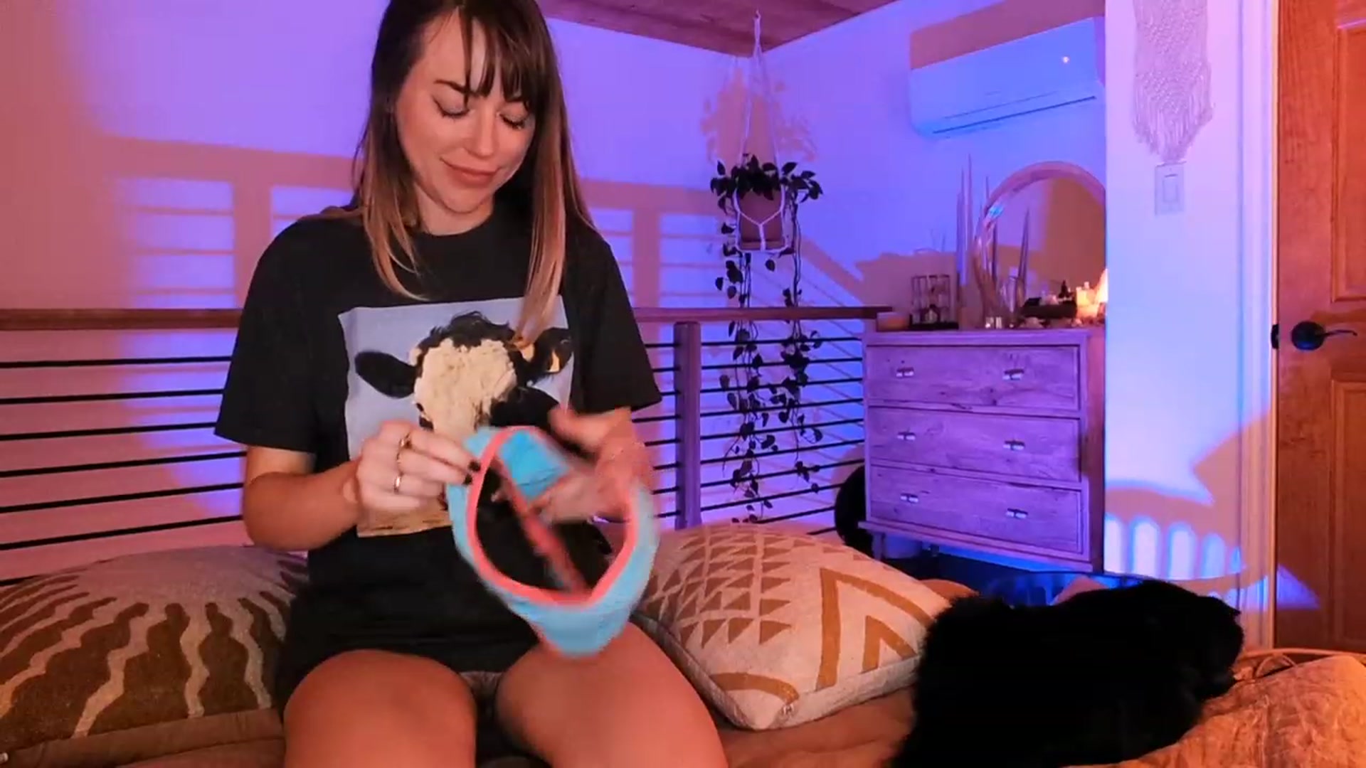 Gallery image thumbnail from EmmaStarseed's myfreecams stream on, 03/01/2023, 08:03 image 7 of 20