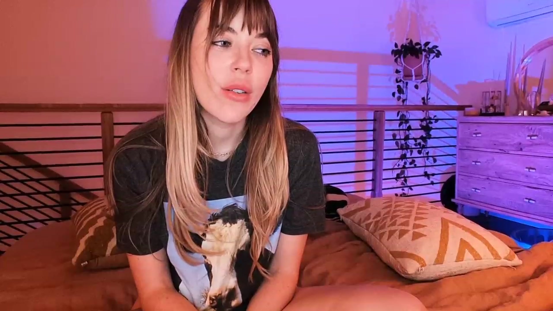 Gallery image thumbnail from EmmaStarseed's myfreecams stream on, 03/01/2023, 08:03 image 20 of 20