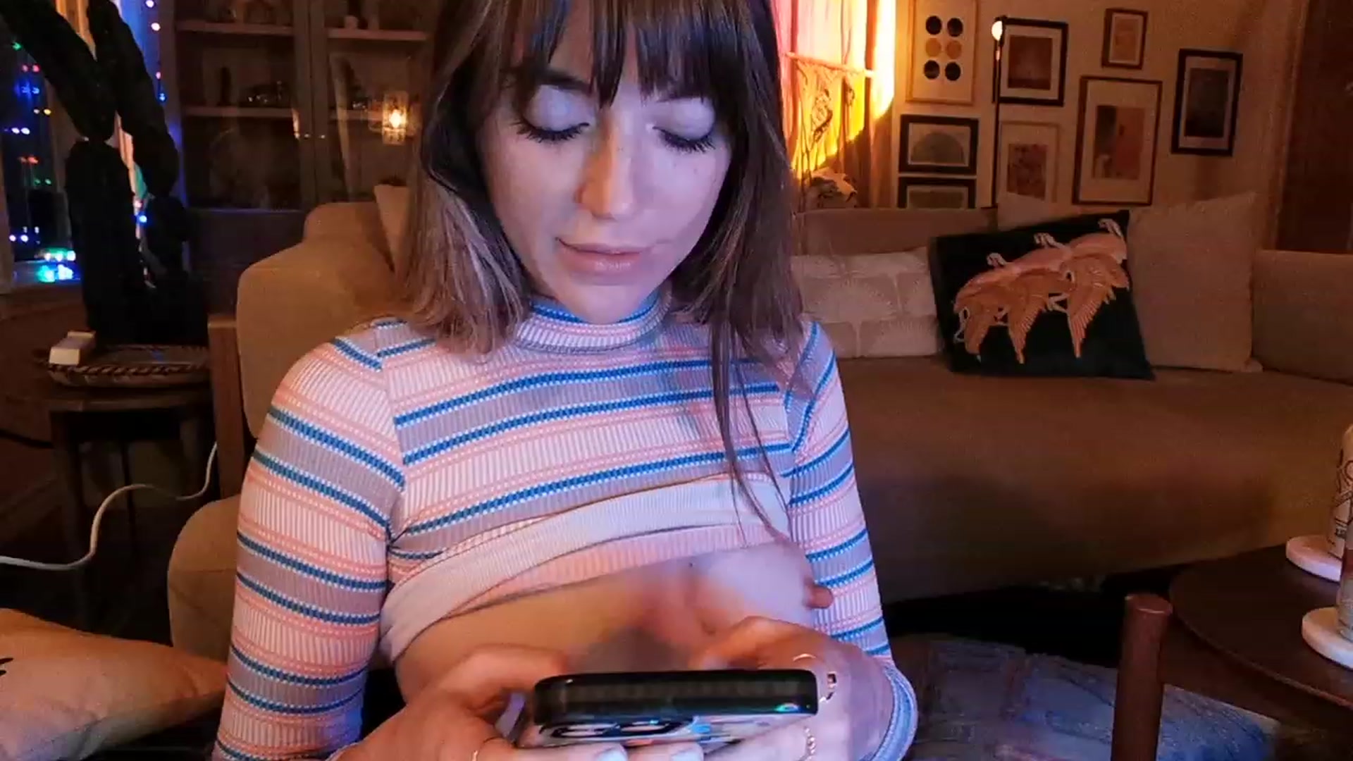 Gallery image thumbnail from EmmaStarseed's myfreecams stream on, 04/29/2023, 04:45 image 7 of 20