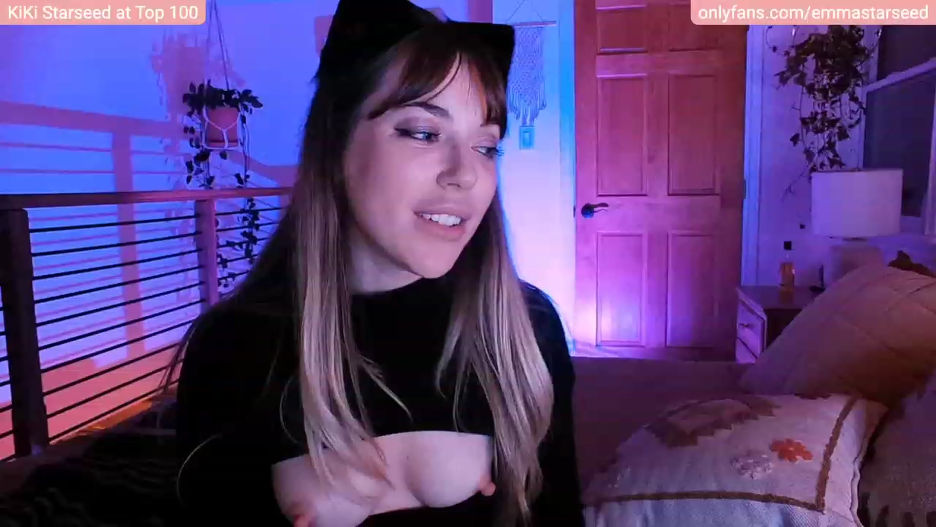 Gallery image thumbnail from EmmaStarseed's myfreecams stream on, 05/01/2023, 04:01 image 12 of 20