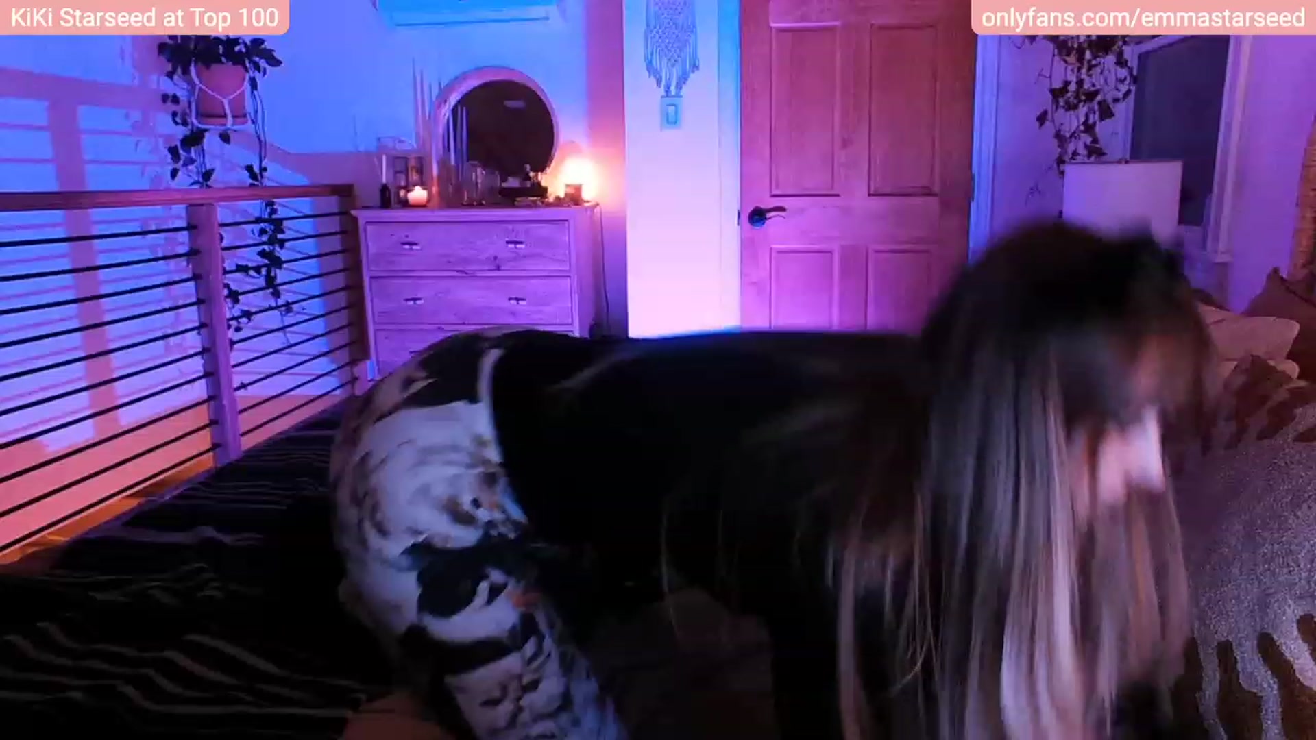 Gallery image thumbnail from EmmaStarseed's myfreecams stream on, 05/01/2023, 04:01 image 2 of 20
