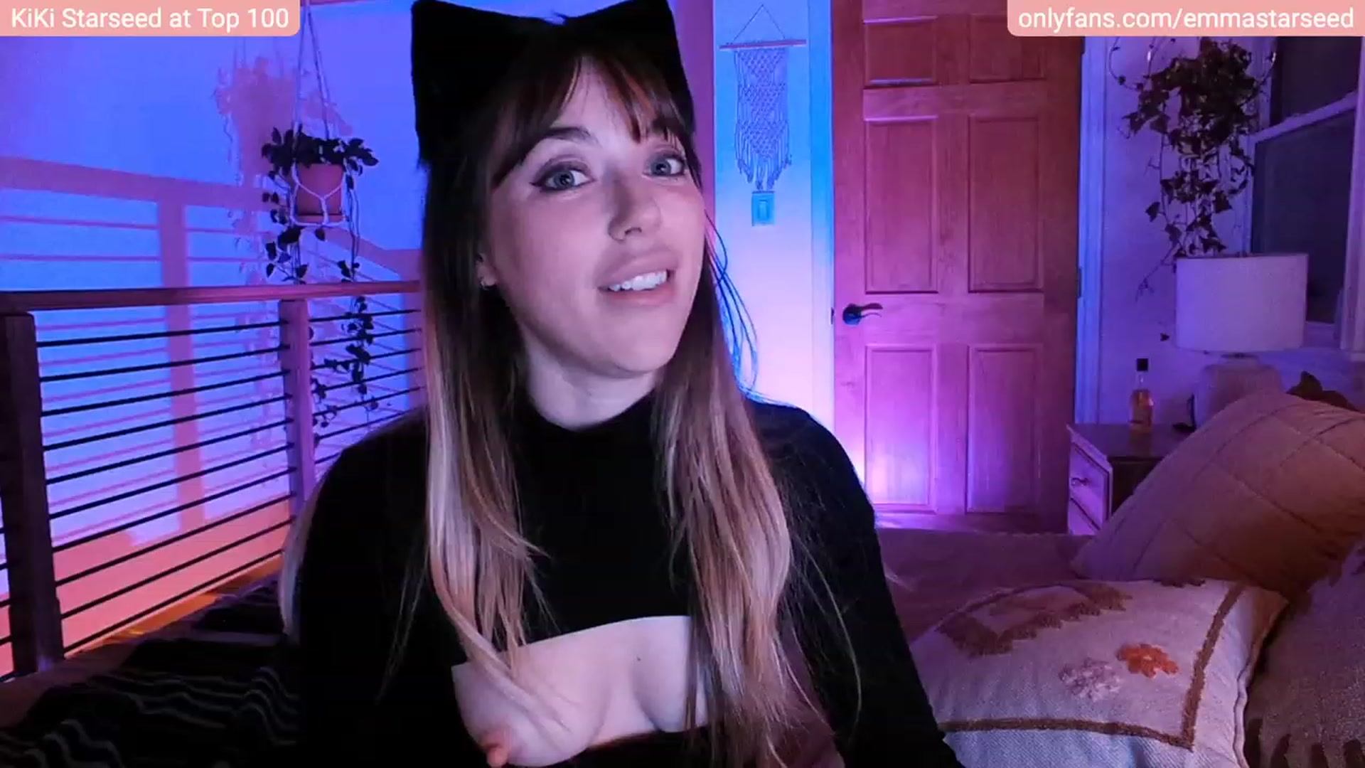 Gallery image thumbnail from EmmaStarseed's myfreecams stream on, 05/01/2023, 04:01 image 10 of 20