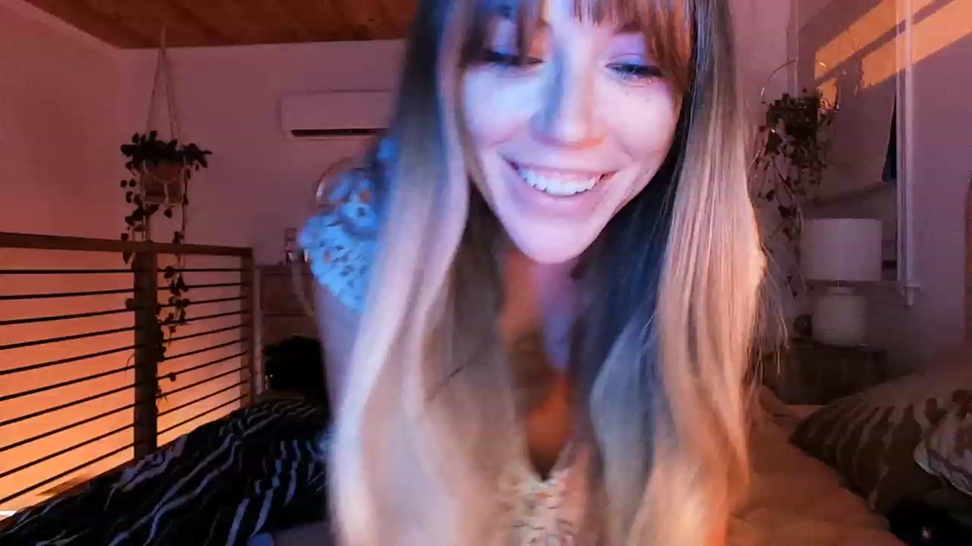 Gallery image thumbnail from EmmaStarseed's myfreecams stream on, 06/15/2023, 04:15 image 8 of 20