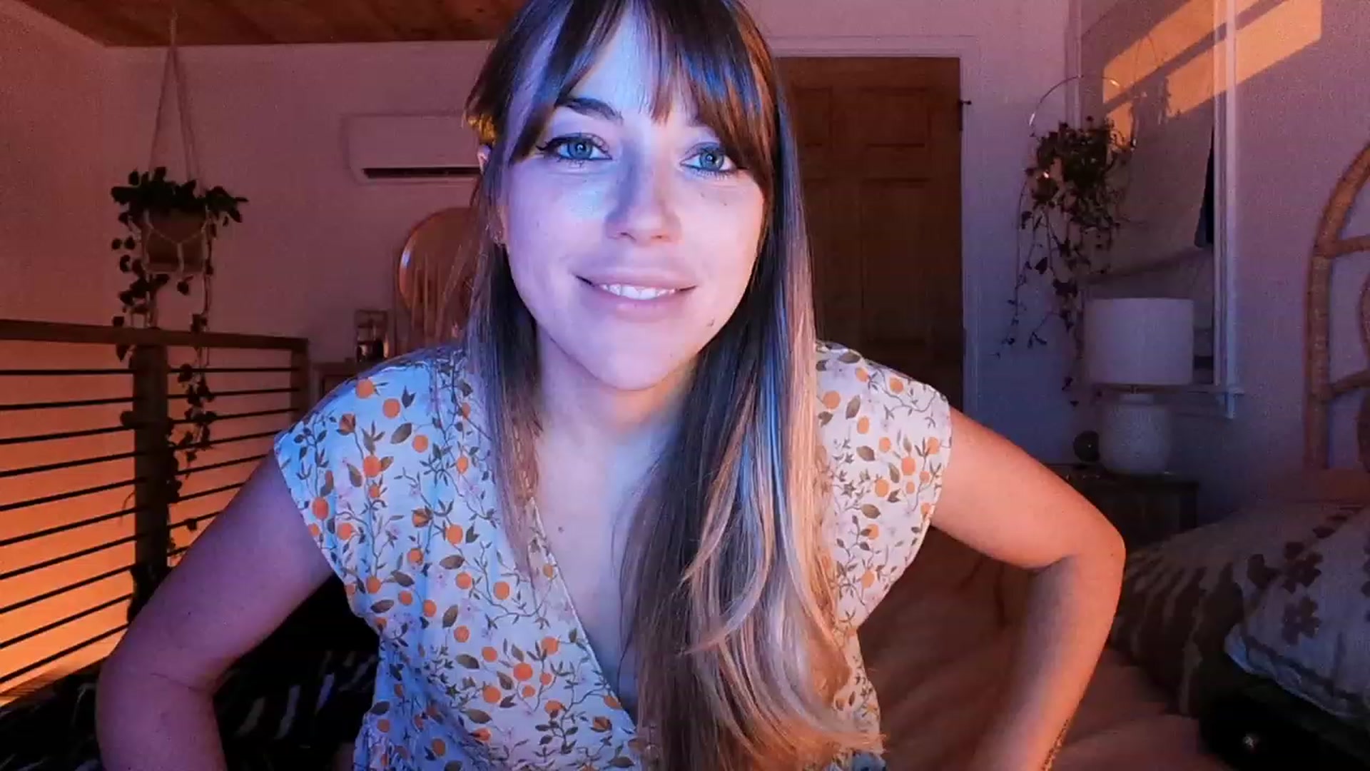 Gallery image thumbnail from EmmaStarseed's myfreecams stream on, 06/15/2023, 04:15 image 11 of 20