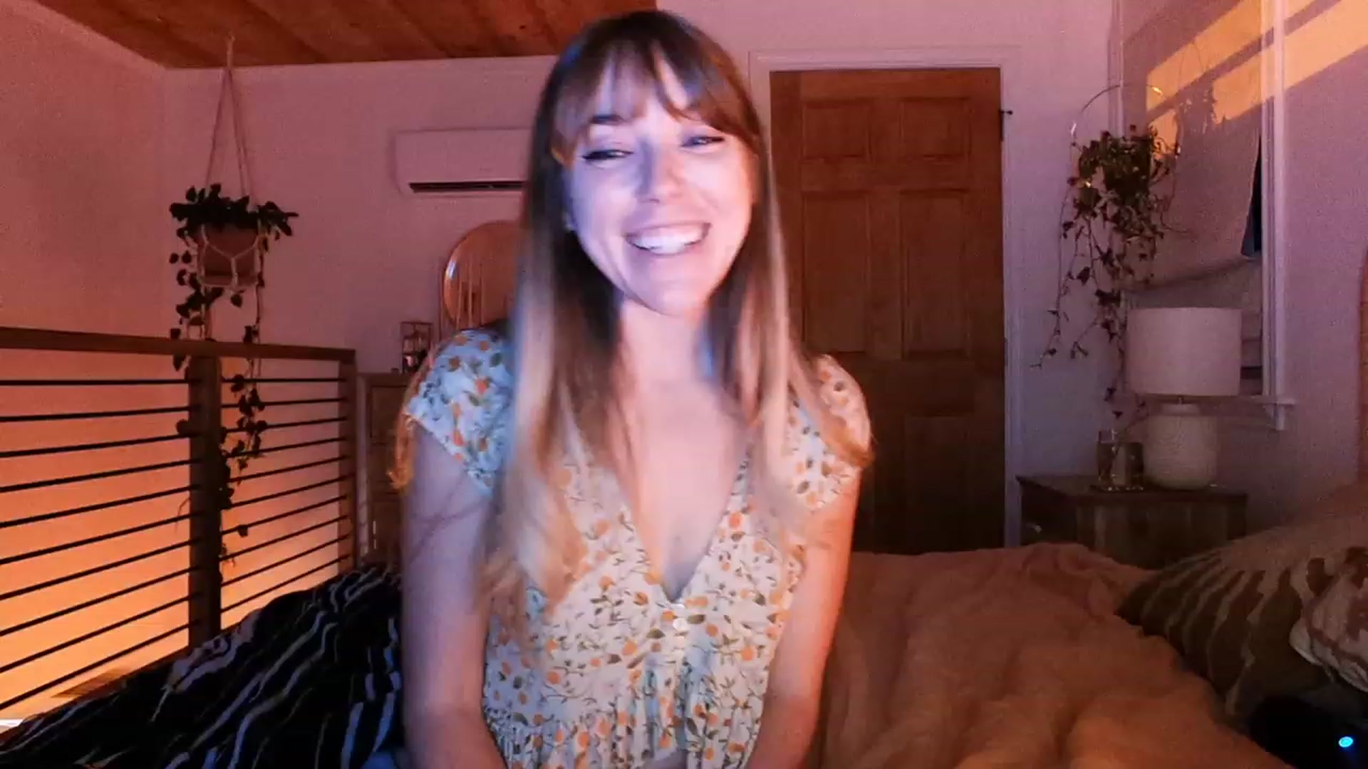 Gallery image thumbnail from EmmaStarseed's myfreecams stream on, 06/15/2023, 04:15 image 7 of 20