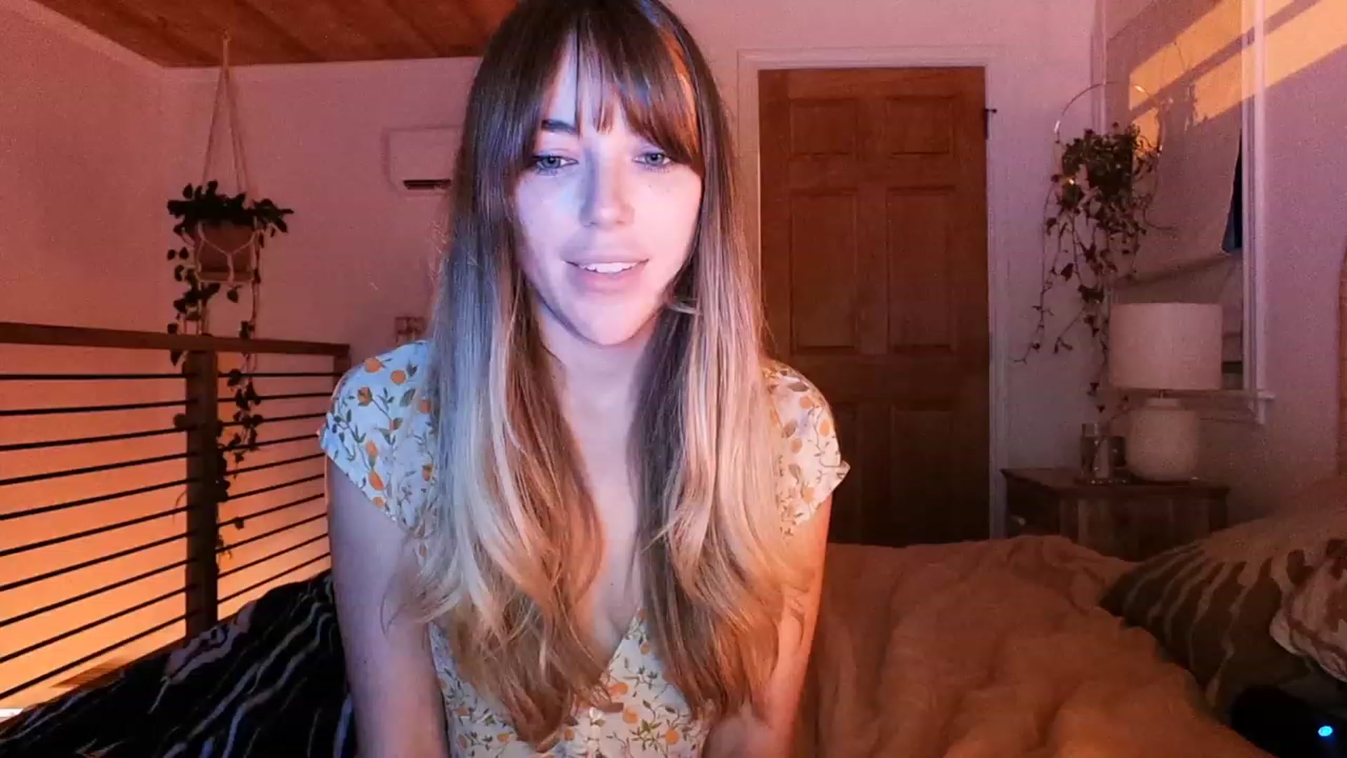 Gallery image thumbnail from EmmaStarseed's myfreecams stream on, 06/15/2023, 04:15 image 6 of 20