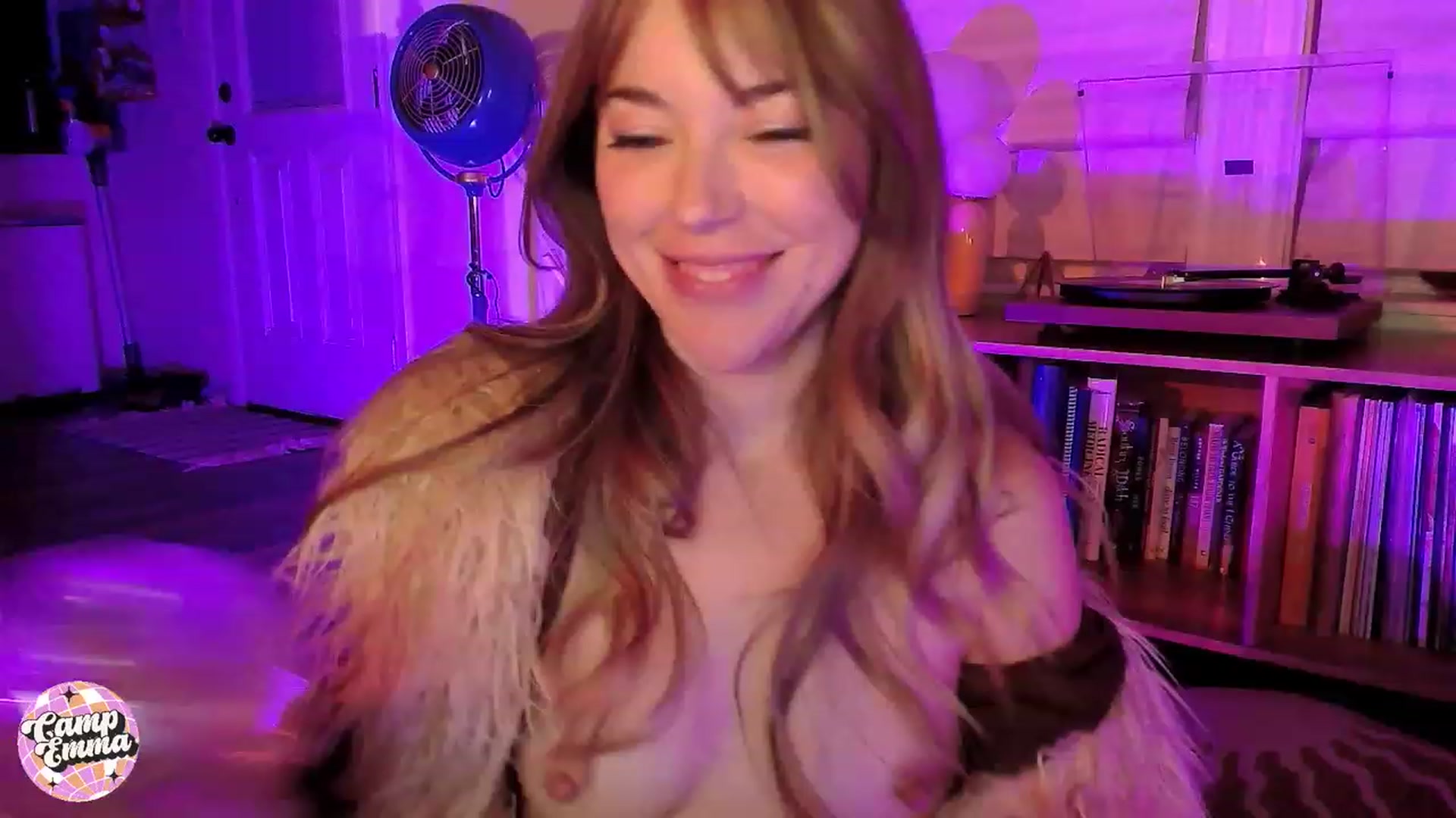 Gallery image thumbnail from EmmaStarseed's myfreecams stream on, 09/13/2023, 06:32 image 11 of 20