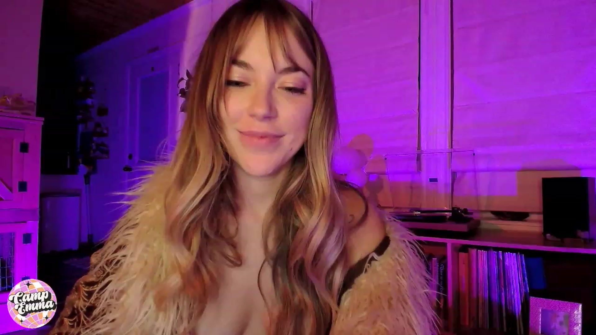 Gallery image thumbnail from EmmaStarseed's myfreecams stream on, 09/13/2023, 06:32 image 15 of 20