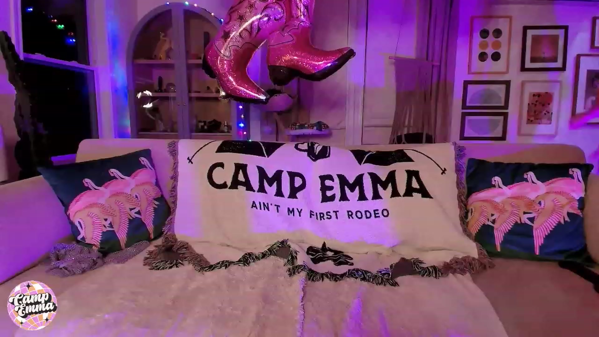 Gallery image thumbnail from EmmaStarseed's myfreecams stream on, 09/16/2023, 05:48 image 10 of 20